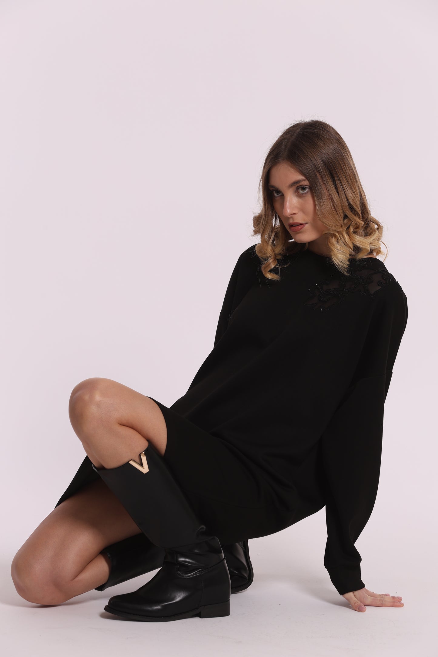 ABITO IN FELPA CON TRASPARENZE E STRASS