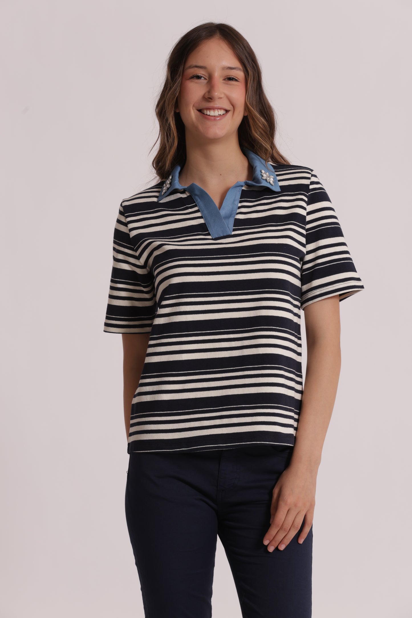 T-SHIRT A RIGHE CON COLLETTO DENIM E INSERTI IN STRASS