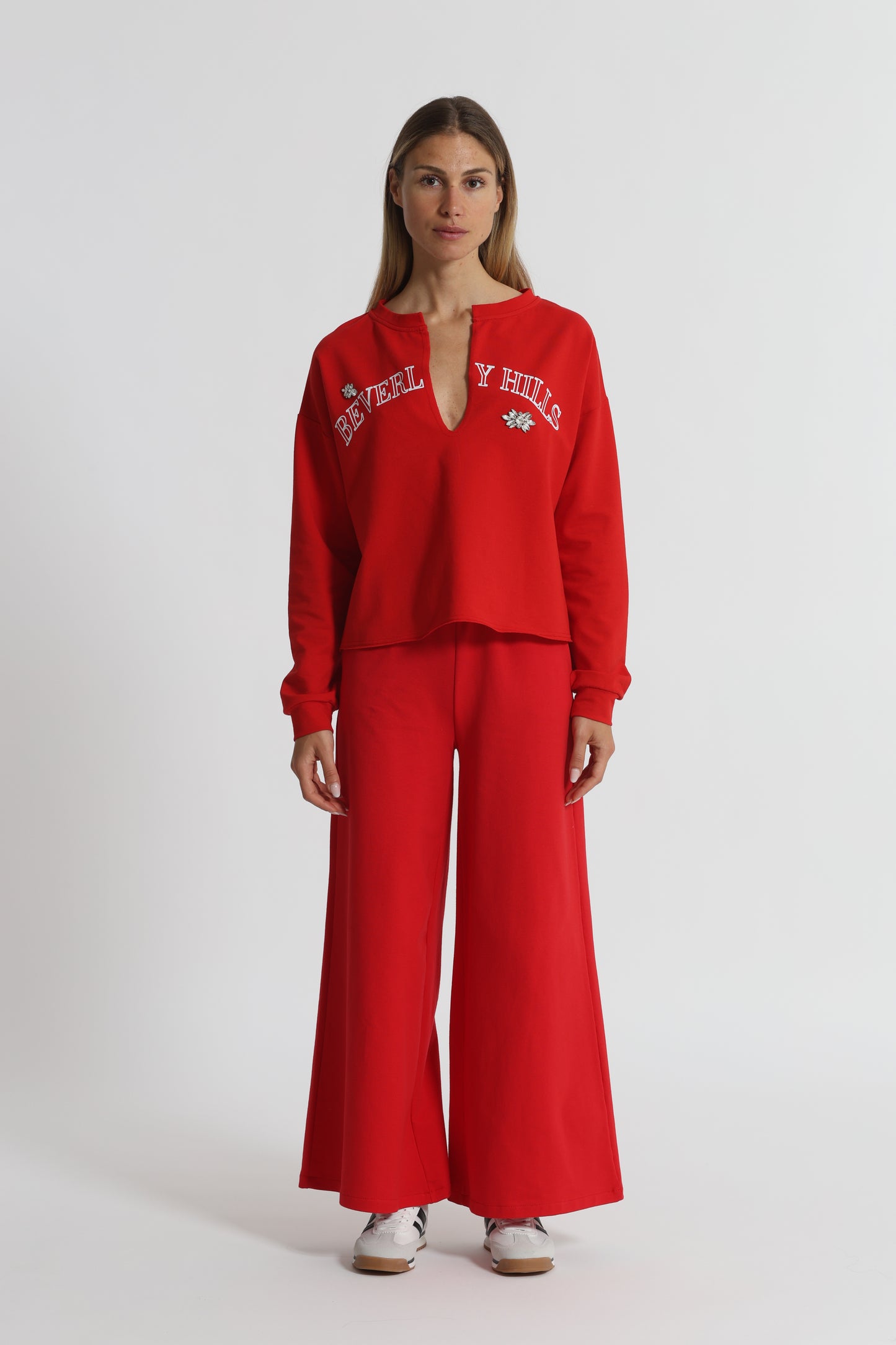 FELPA "BEVERLY HILLS" CON SCOLLO A V E DETTAGLI IN STRASS