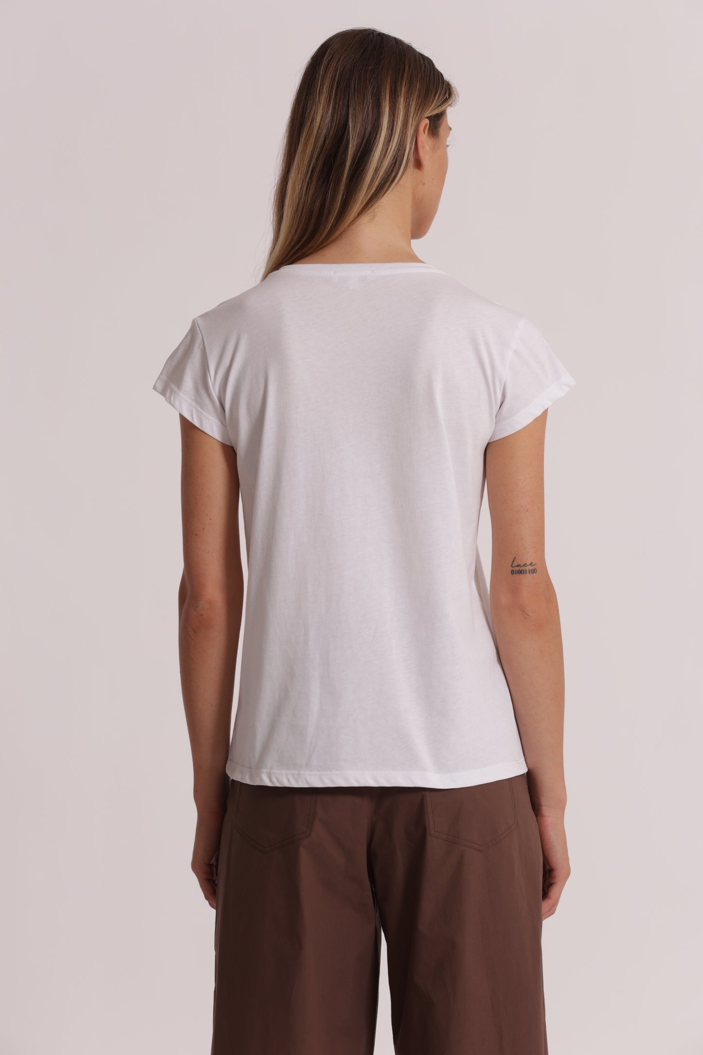 T-SHIRT "LOVE" STAMPA IN VELLUTO E FIOCCO IN STRASS