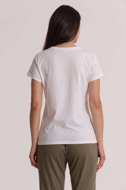 T-SHIRT CON ARRICCIO LATERALE E SPILLA DI STRASS