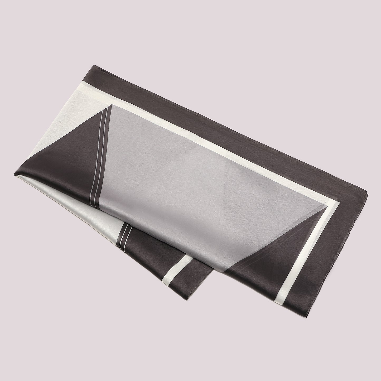 FOULARD CON TRIANGOLI  (90X90 cm)