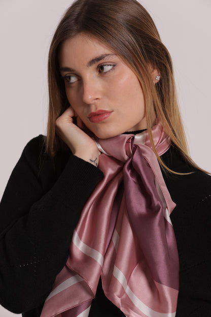 FOULARD CON TRIANGOLI  (90X90 cm)