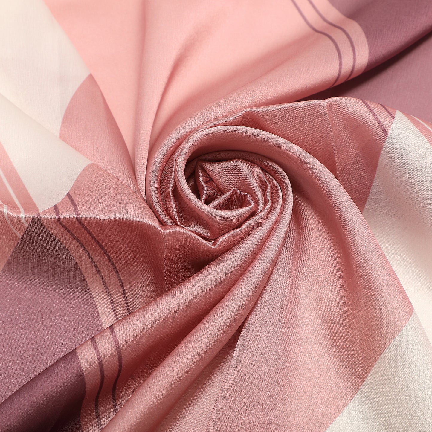 FOULARD CON TRIANGOLI  (90X90 cm)
