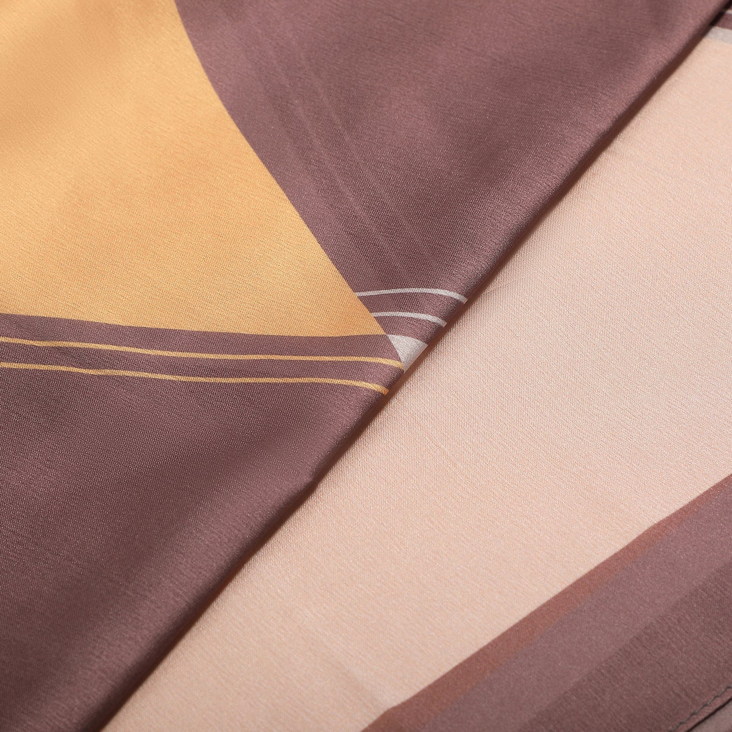 FOULARD CON TRIANGOLI  (90X90 cm)
