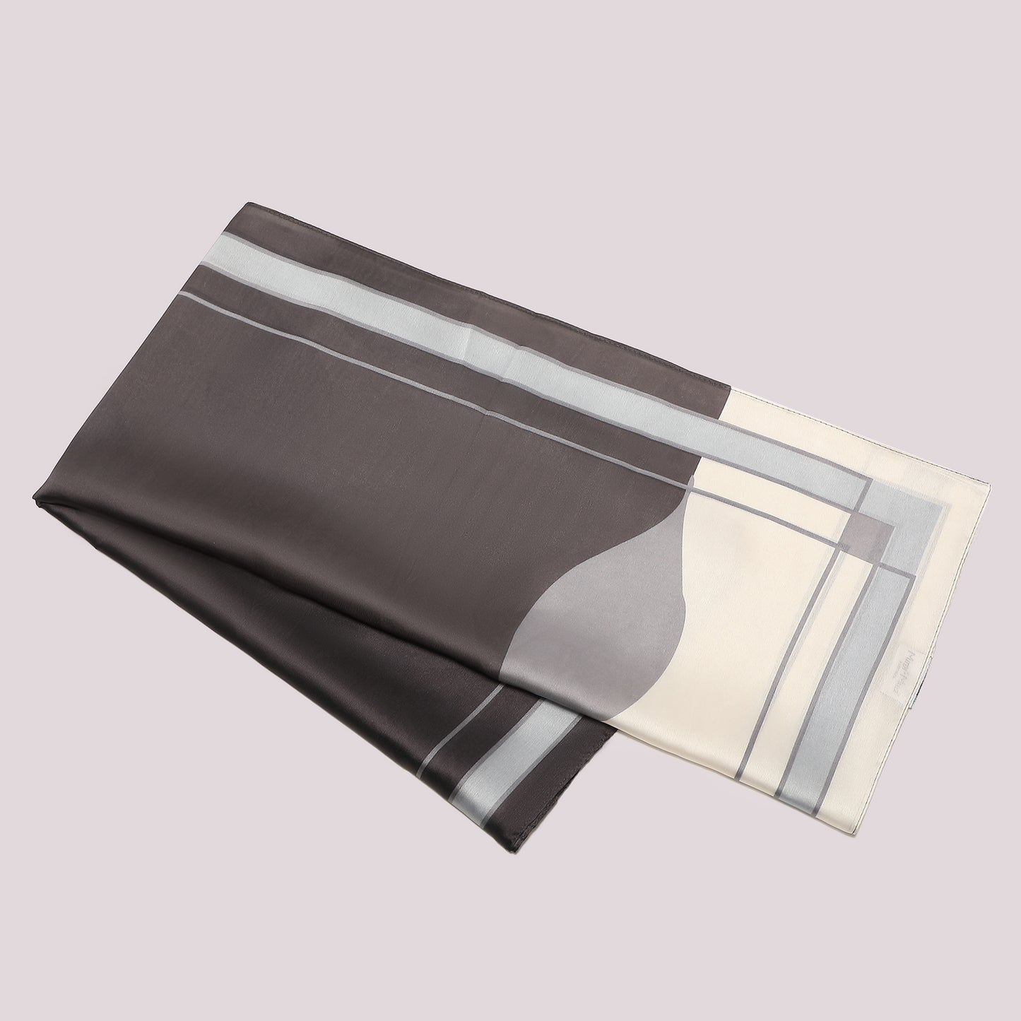 FOULARD CON FOGLIA OBLIQUA (90X90 cm)