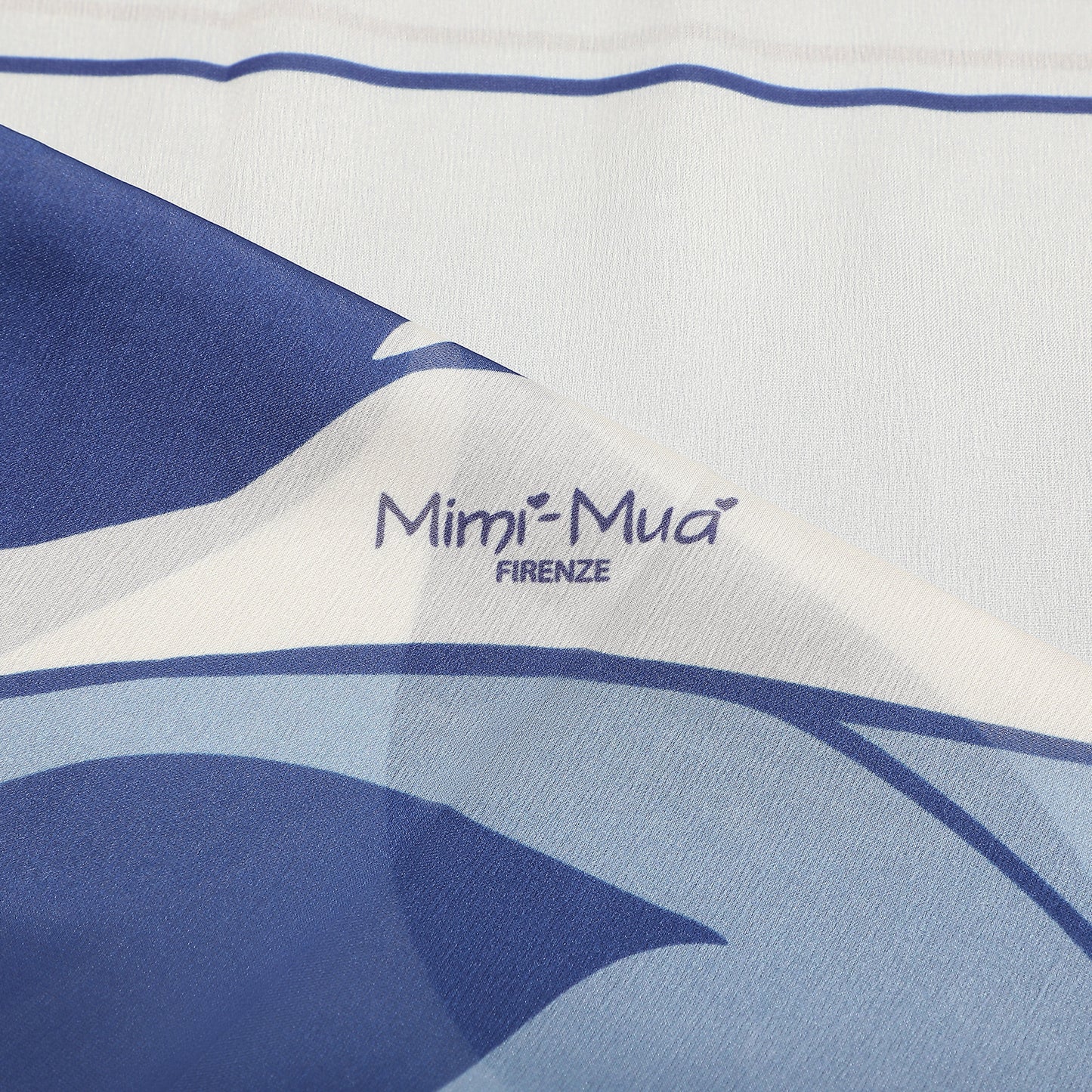 FOULARD CON FOGLIA OBLIQUA (90X90 cm)