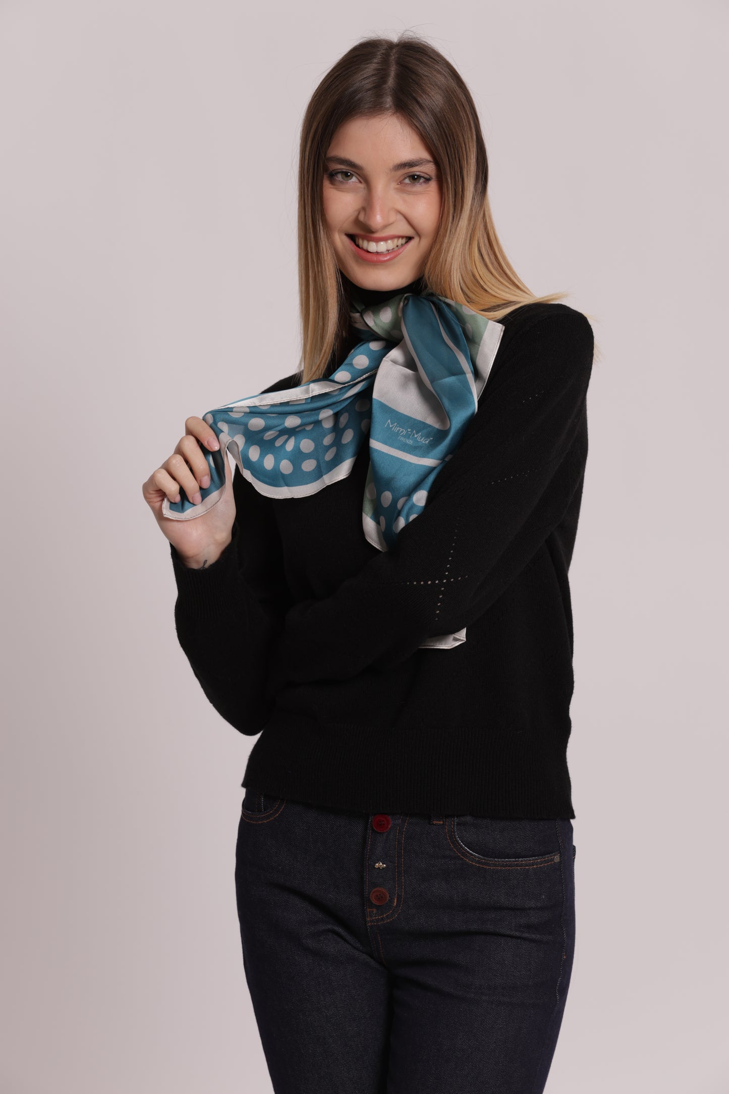 FOULARD CON CORNICE A PALLINI (90X90 cm)