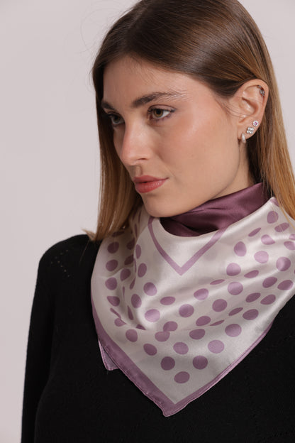 FOULARD CON CORNICE A PALLINI (90X90 cm)