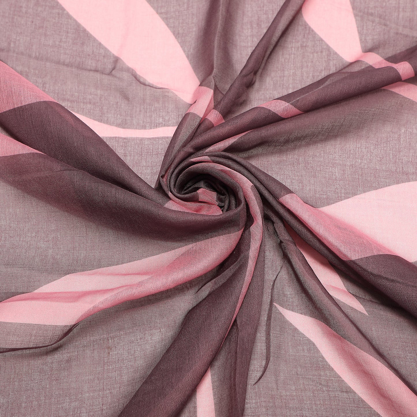 FOULARD CON FOGLIOLINE SPARSE (135X135 cm)