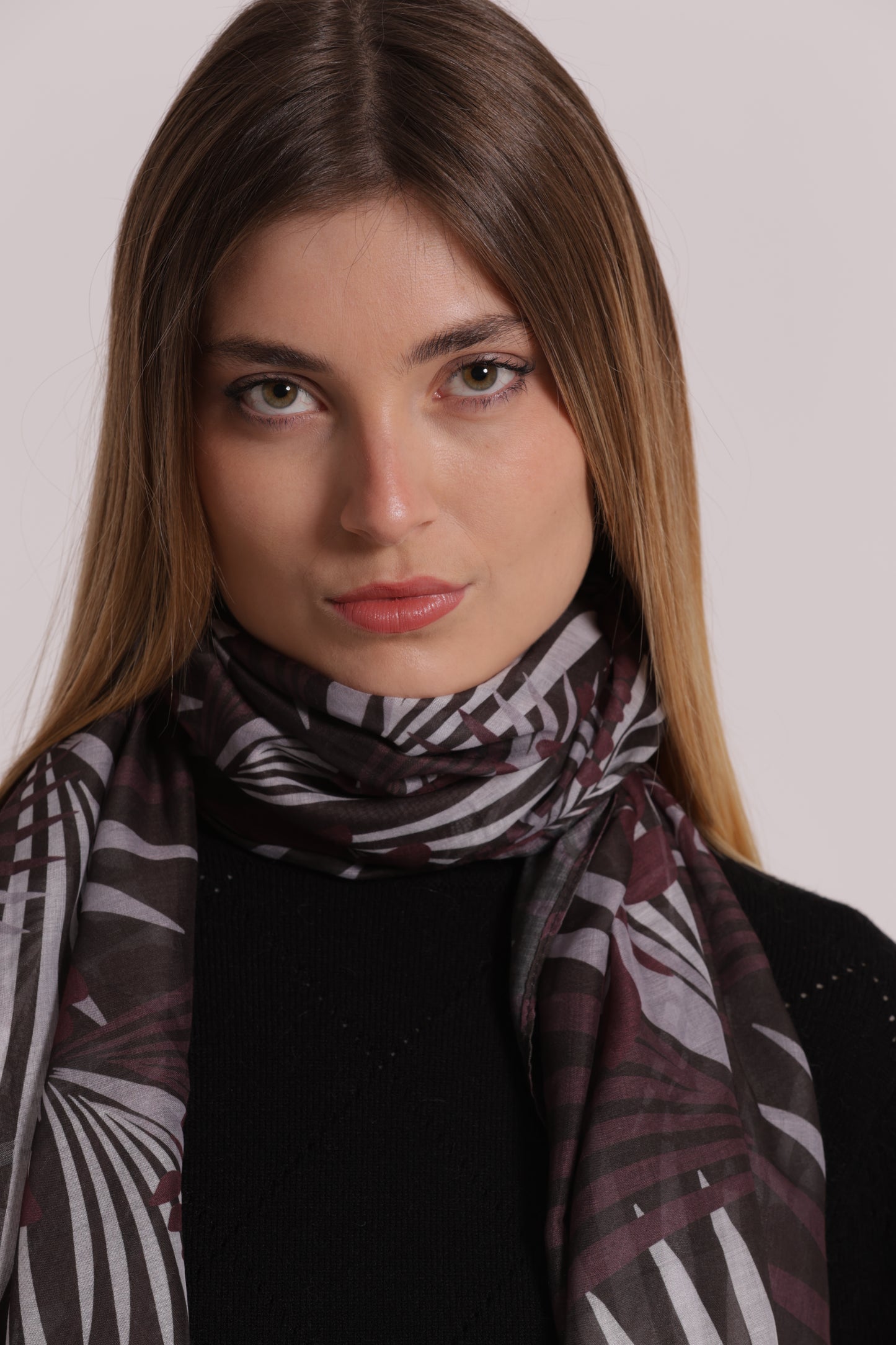 FOULARD CON PALME E FOGLIA (180X80 cm)