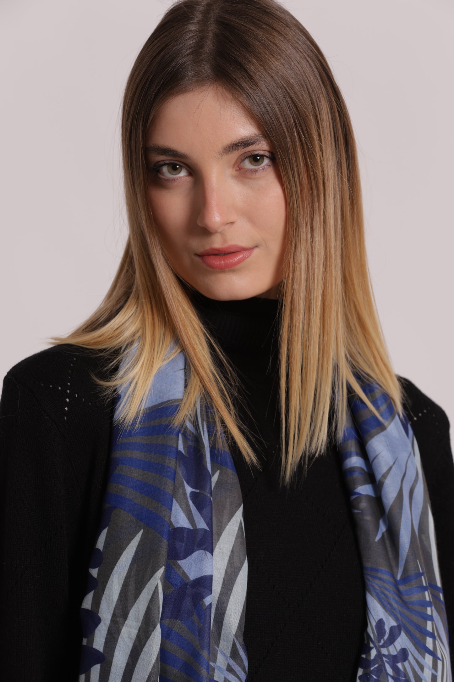 FOULARD CON PALME E FOGLIA (180X80 cm)