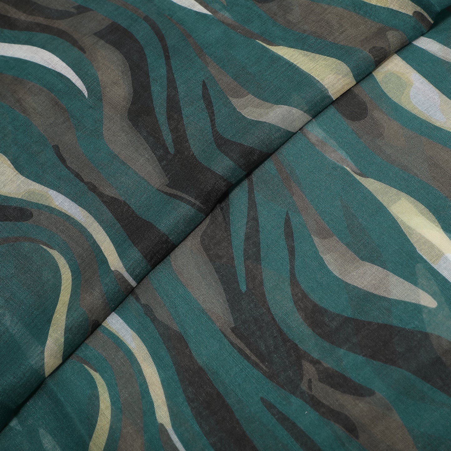 FOULARD CON STRISCE EFFETTO ZEBRA (180X80 cm)