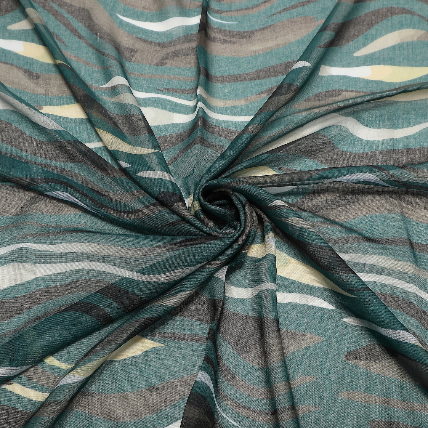 FOULARD CON STRISCE EFFETTO ZEBRA (180X80 cm)