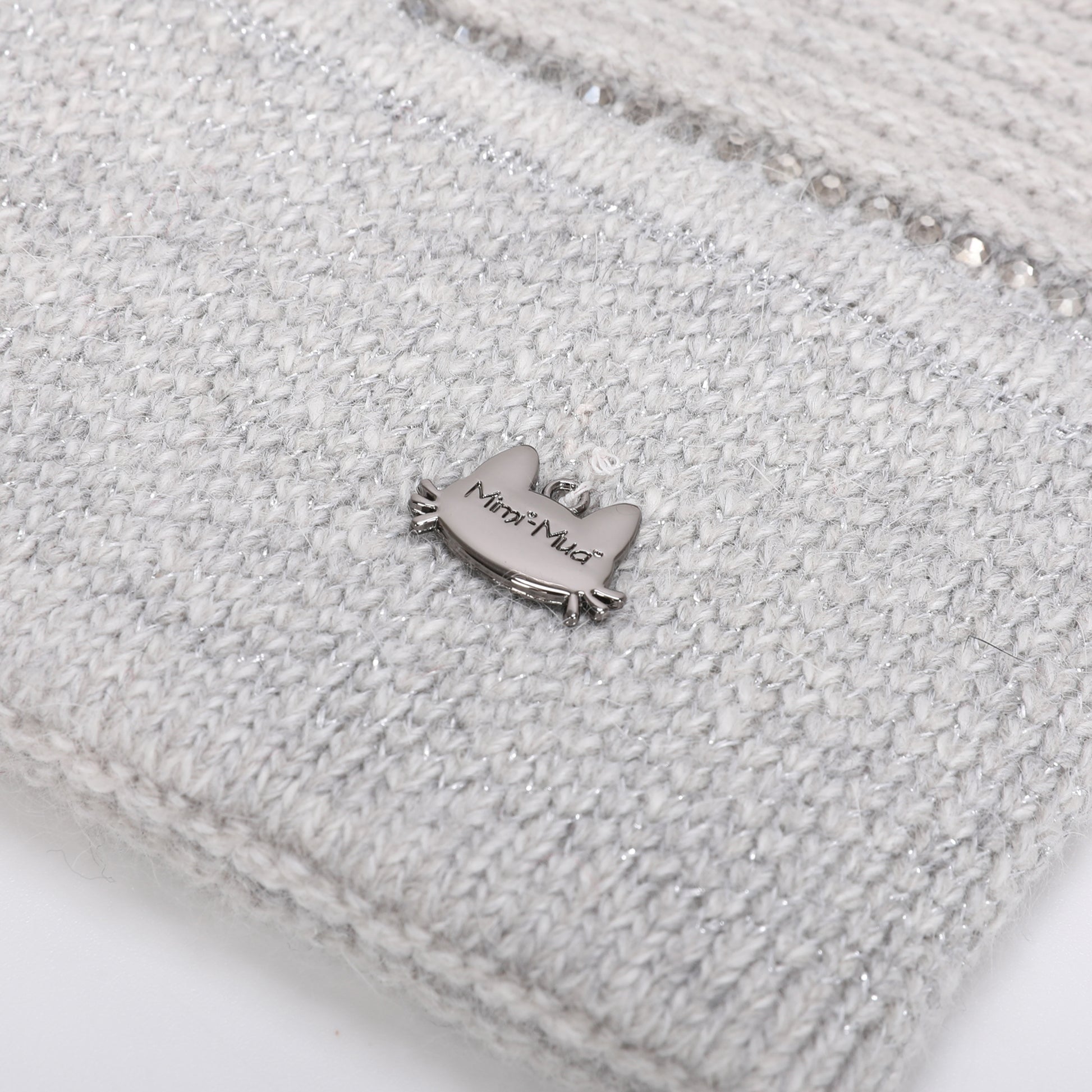 BERRETTO CON DETTAGLIO LUREX E STRISCIA DI STRASS