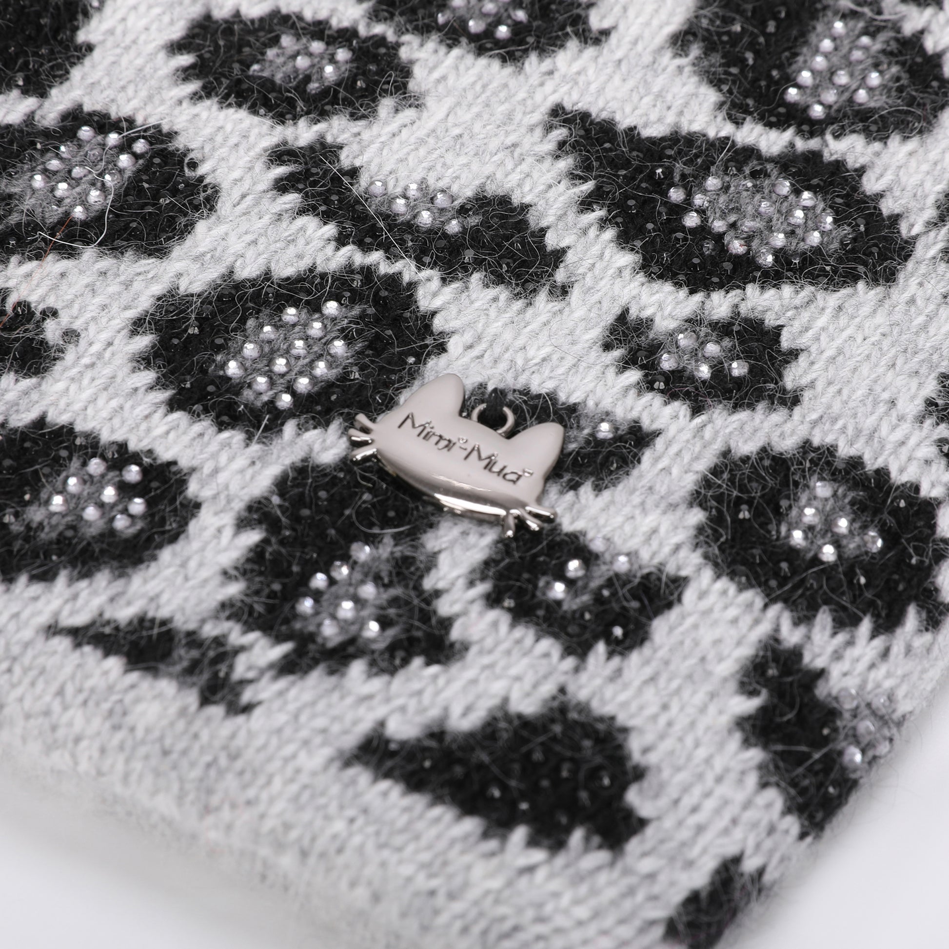 BERRETTO LEOPARDATO CON STRASS E PON PON