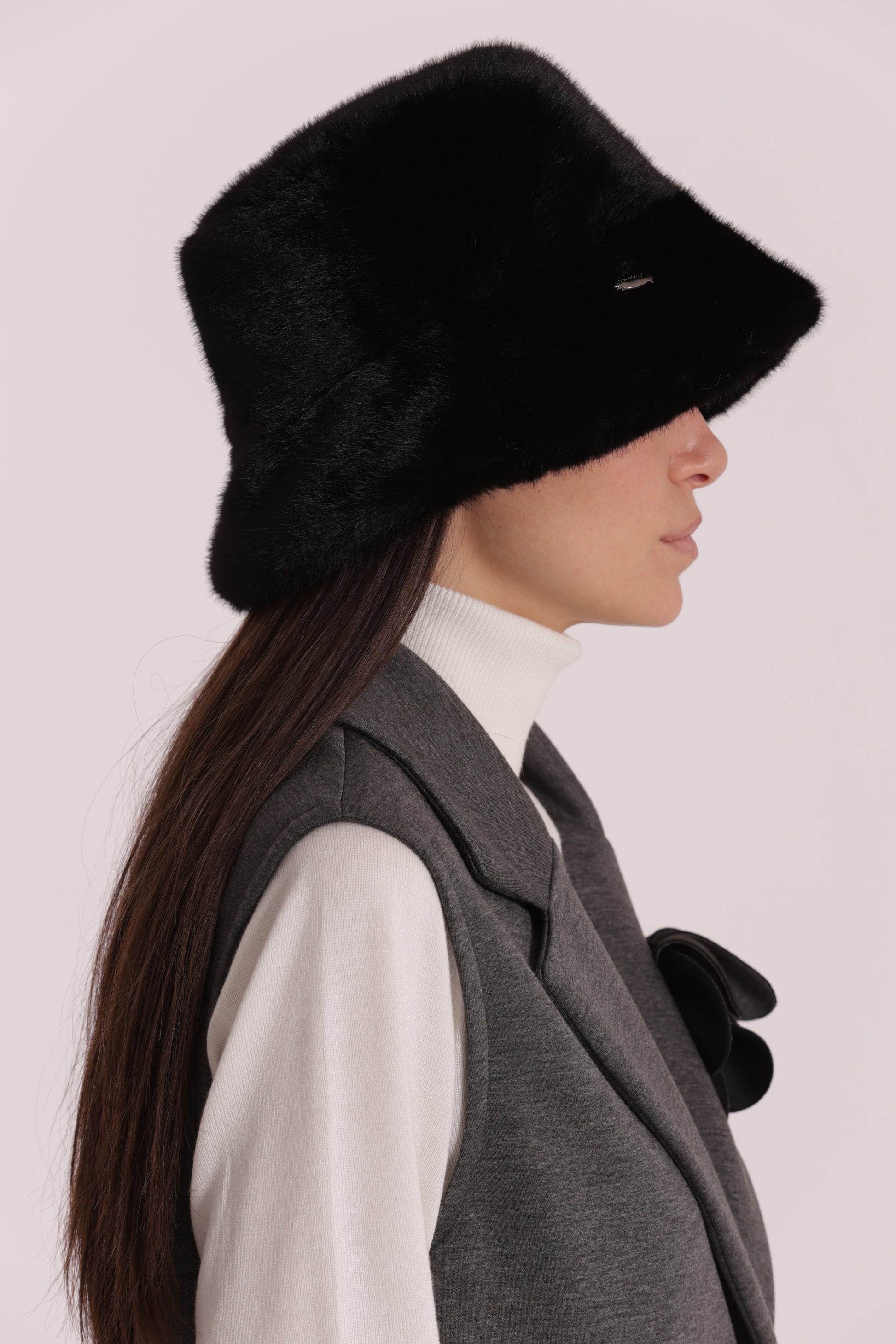 CAPPELLO CLOCHE CON PELO MORBIDO