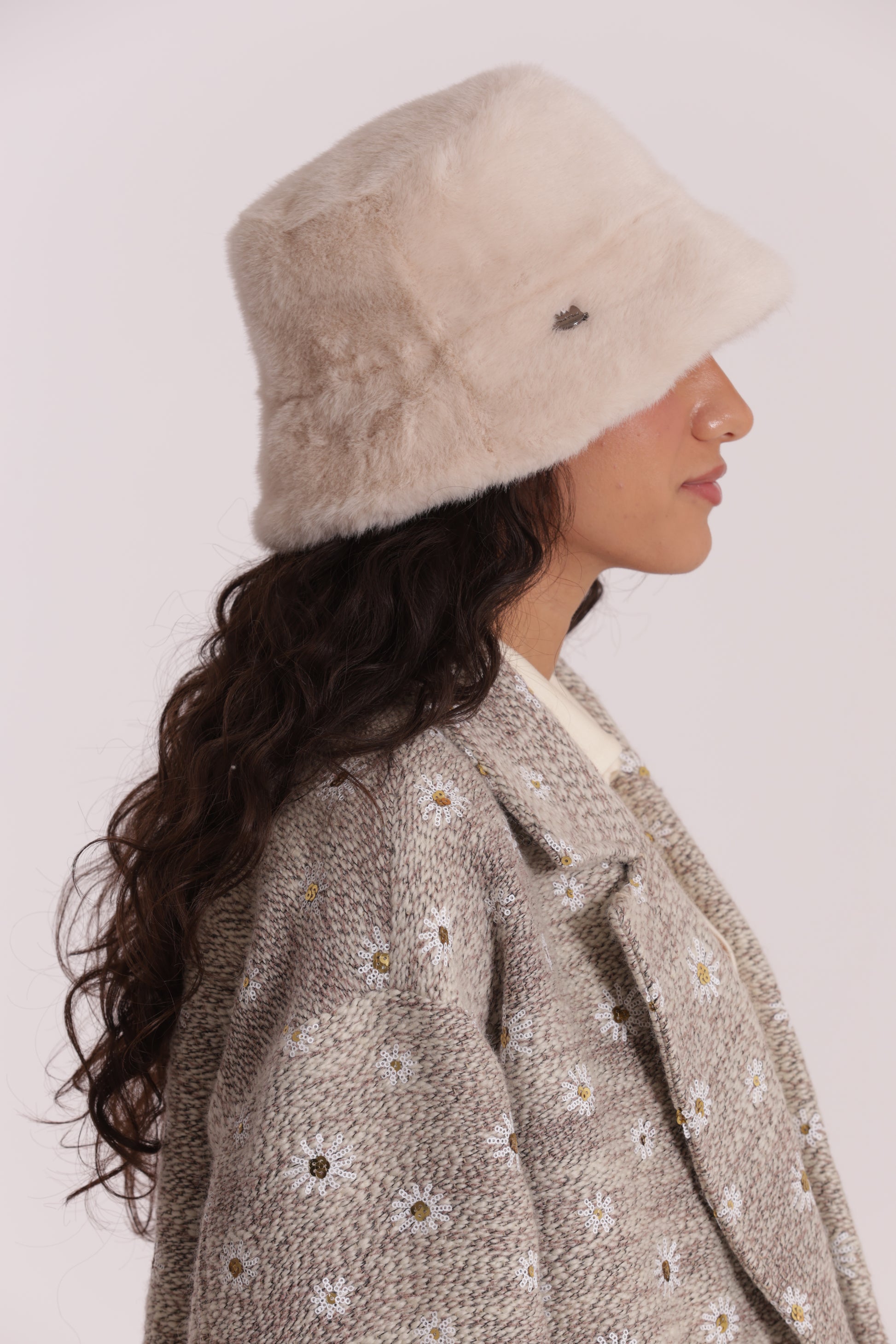 CAPPELLO CLOCHE CON PELO MORBIDO