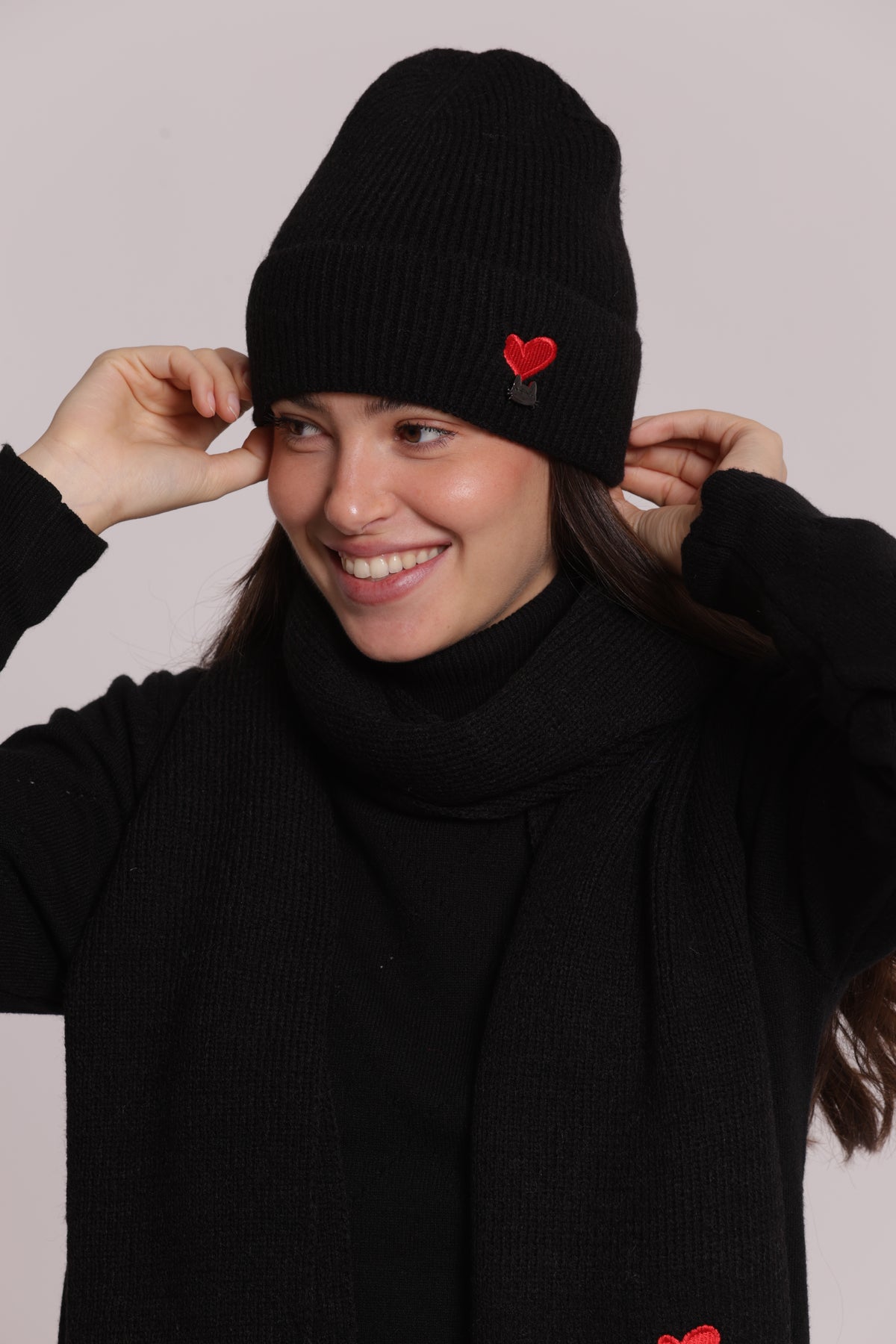 BERRETTO CON CUORE RICAMATO