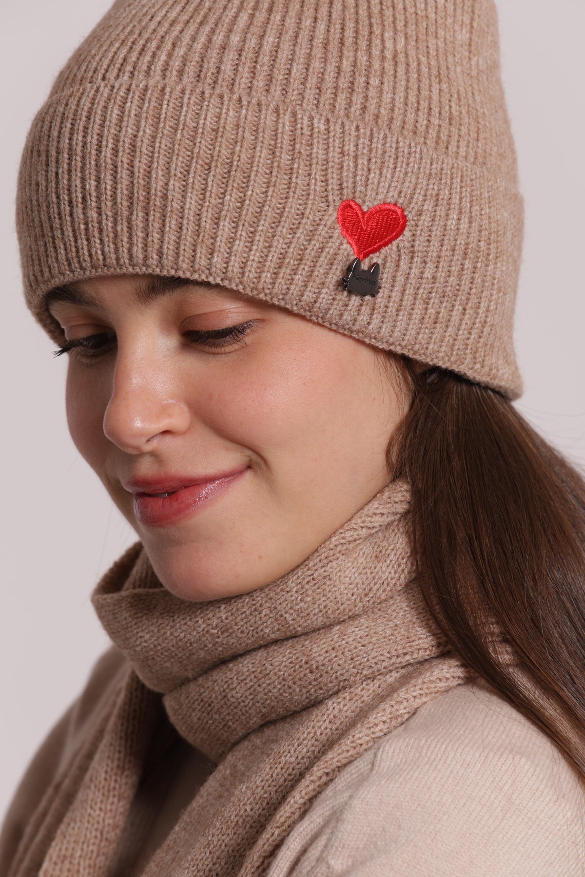 BERRETTO CON CUORE RICAMATO