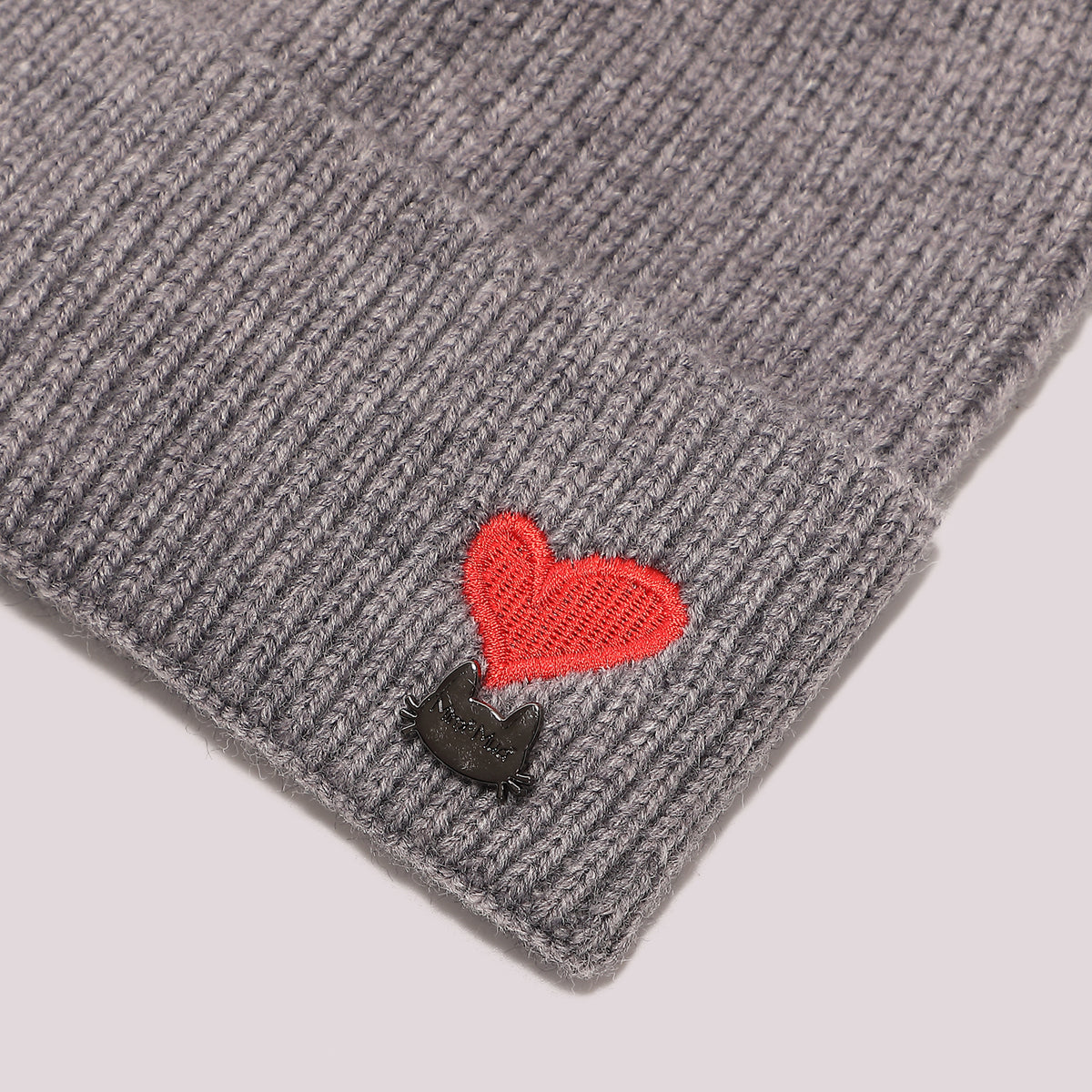 BERRETTO CON CUORE RICAMATO