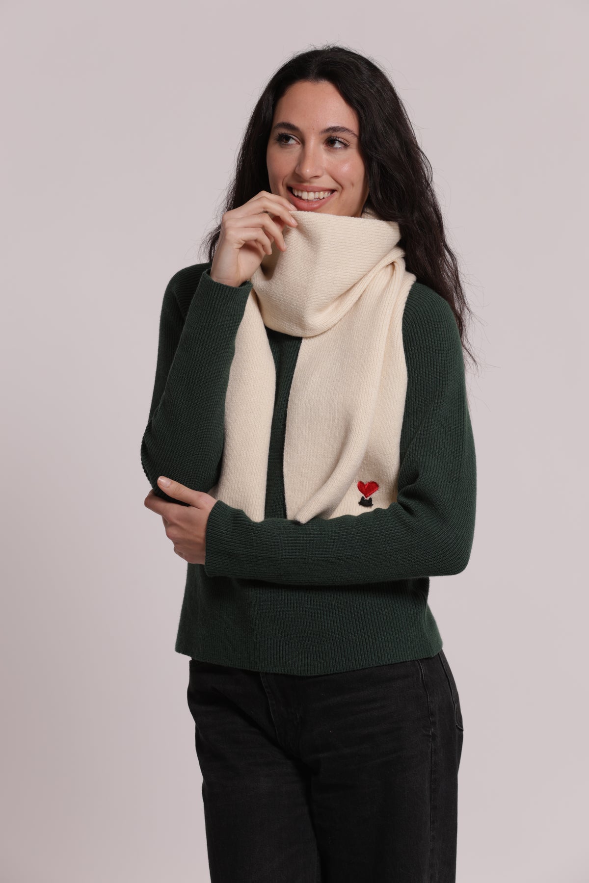 SCIARPA CON CUORE RICAMATO
