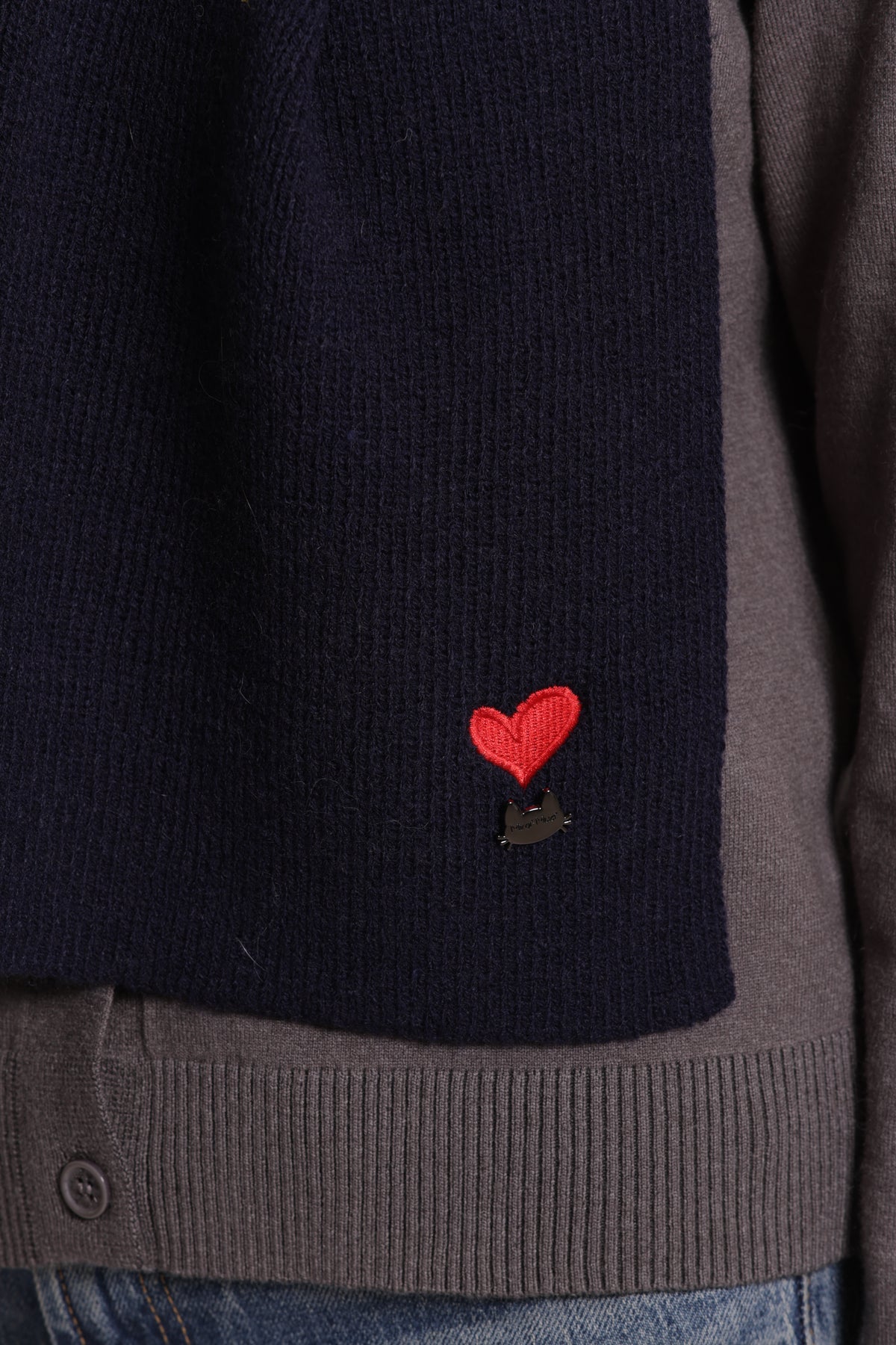 SCIARPA CON CUORE RICAMATO