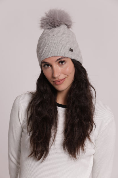 BERRETTO CON FILO LUREX E PON PON