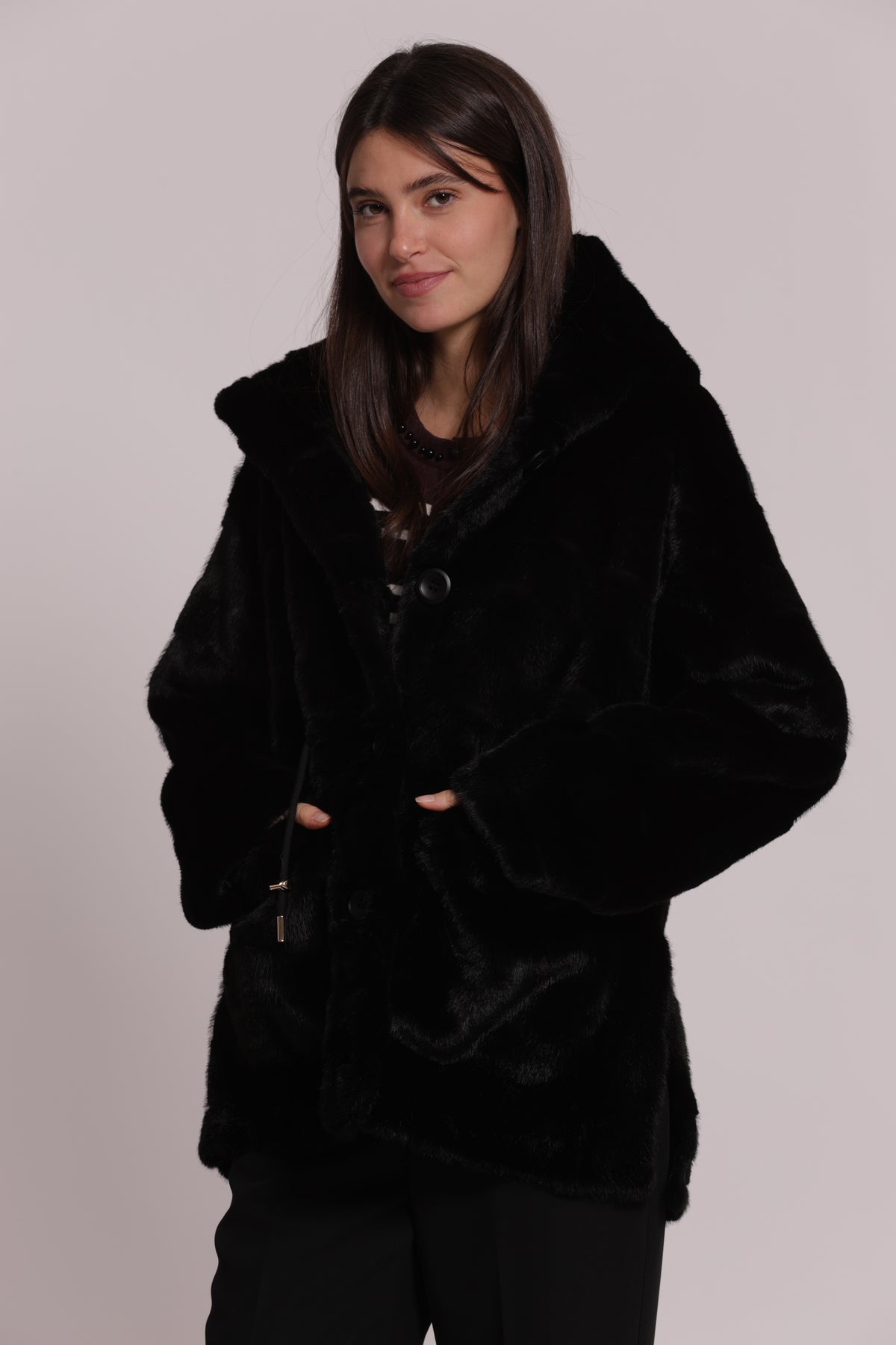 CAPPOTTO EFFETTO PELLICCIA CON COULISSE
