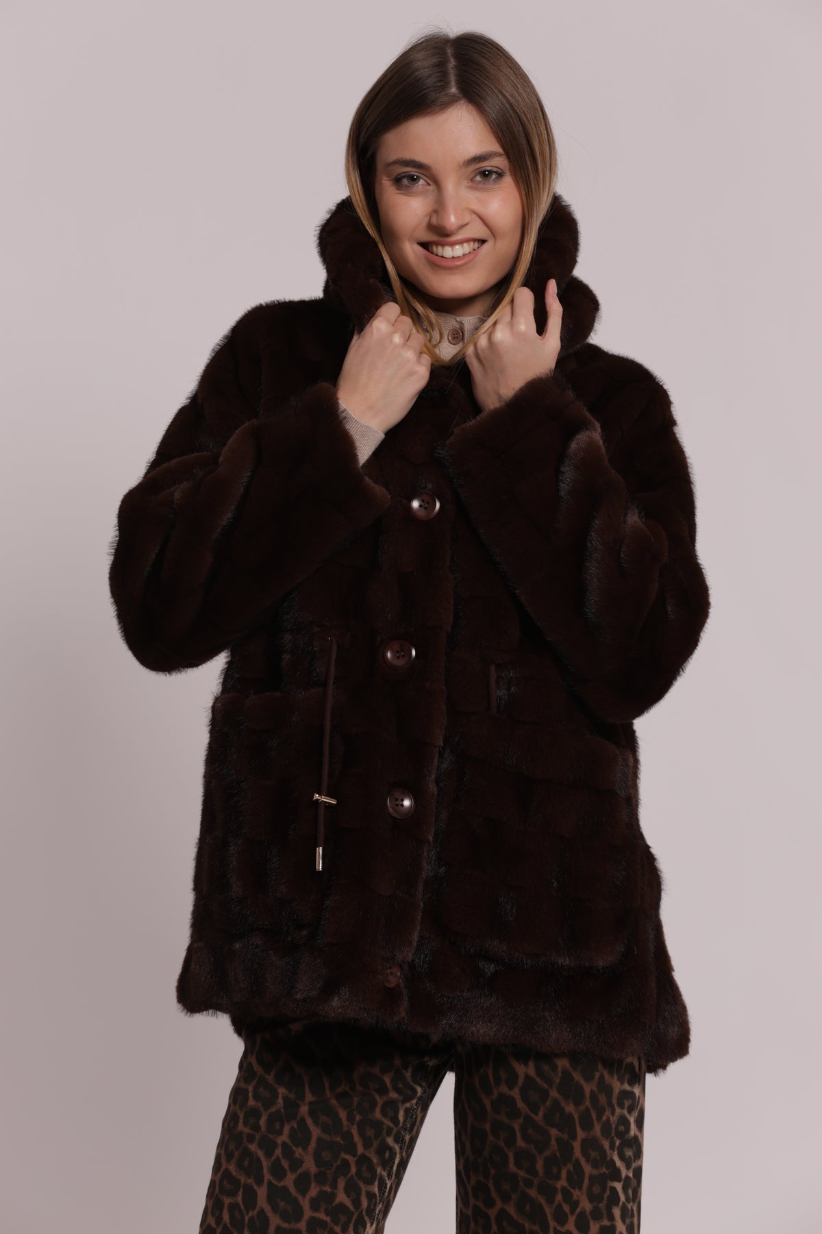 CAPPOTTO EFFETTO PELLICCIA CON COULISSE