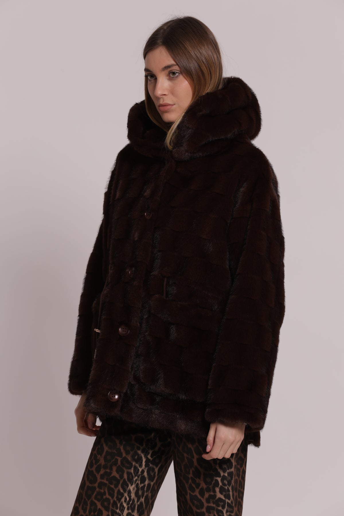 CAPPOTTO EFFETTO PELLICCIA CON COULISSE