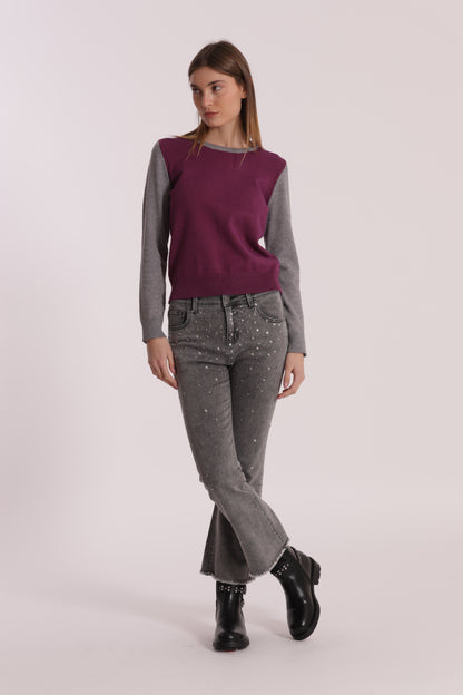 JEANS CROPPED FLARE CON APPLICAZIONE DI STRASS E BORCHIE