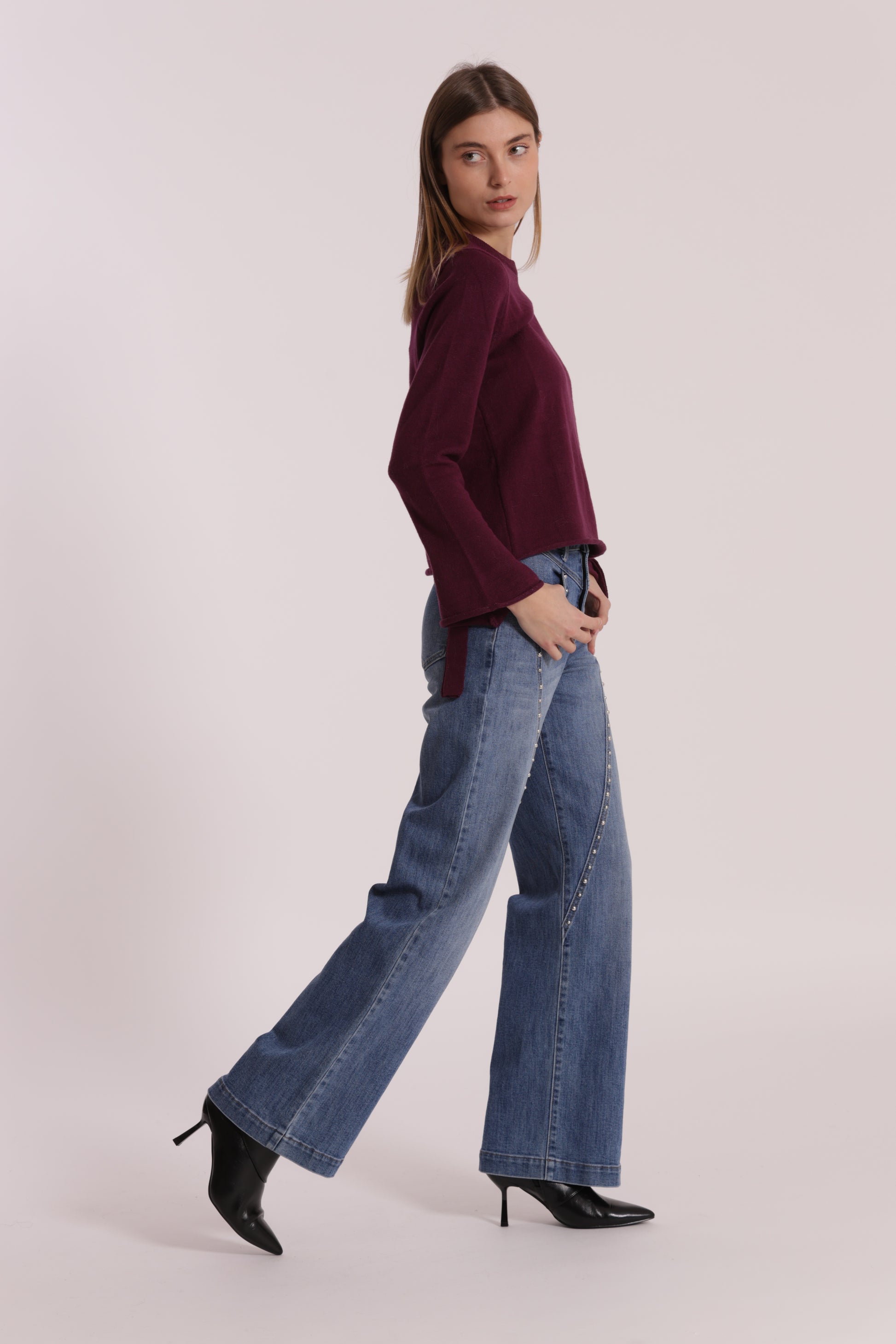JEANS WIDE LEG CON BORCHIE