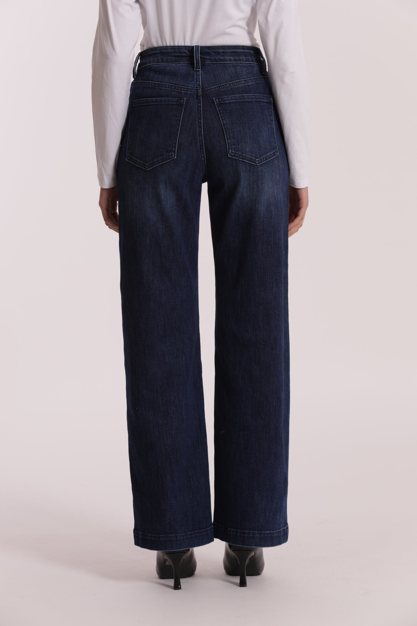 JEANS WIDE LEG CON BORCHIE