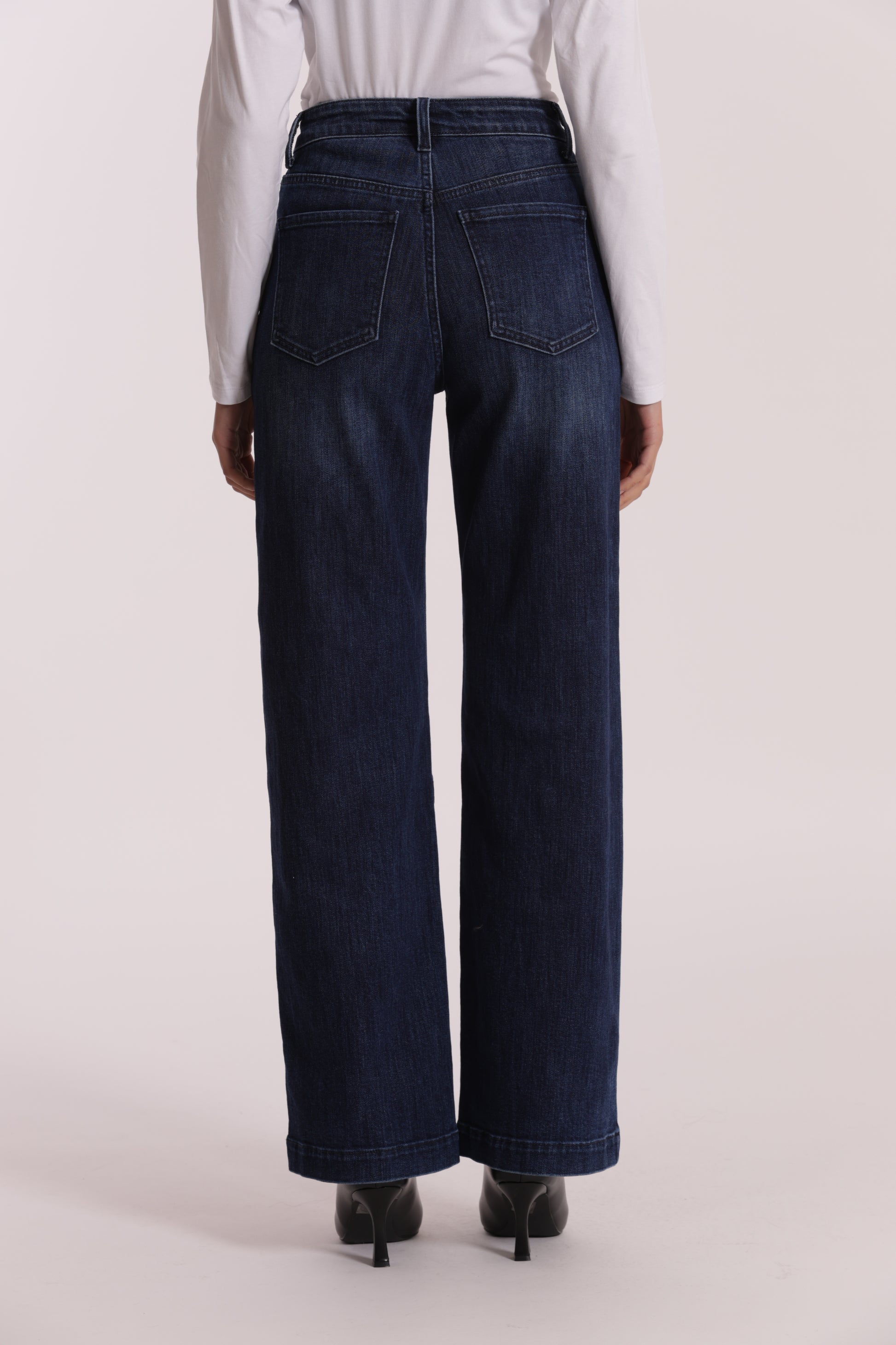 JEANS WIDE LEG CON BORCHIE