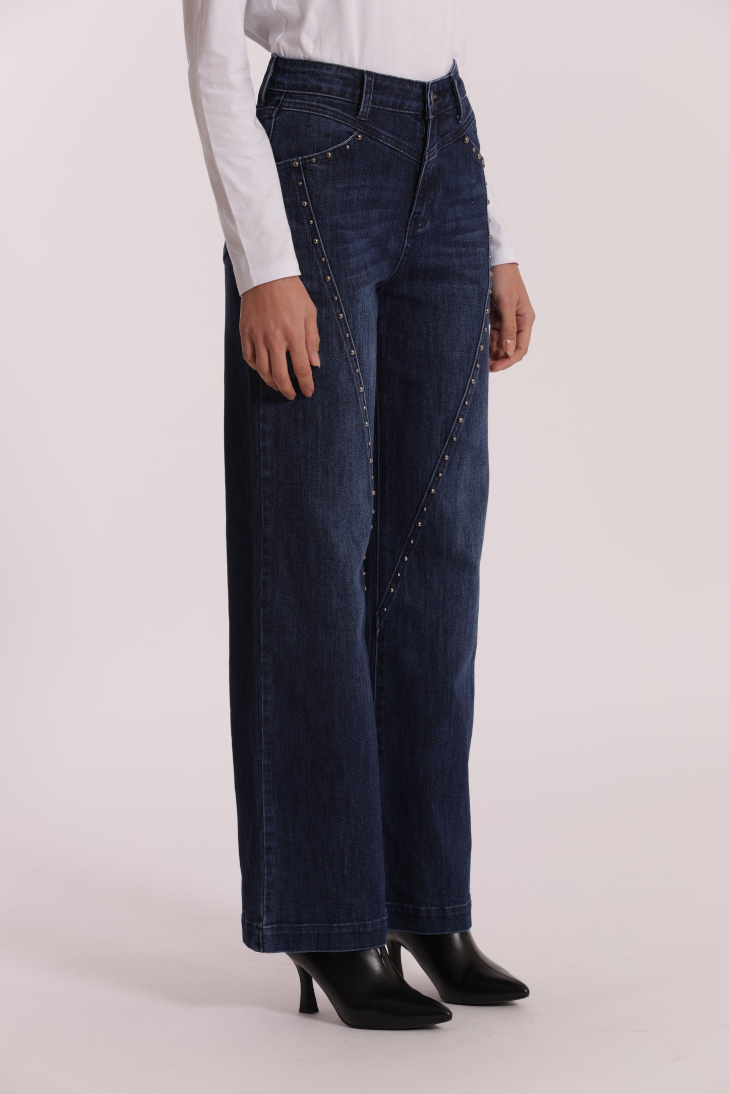 JEANS WIDE LEG CON BORCHIE