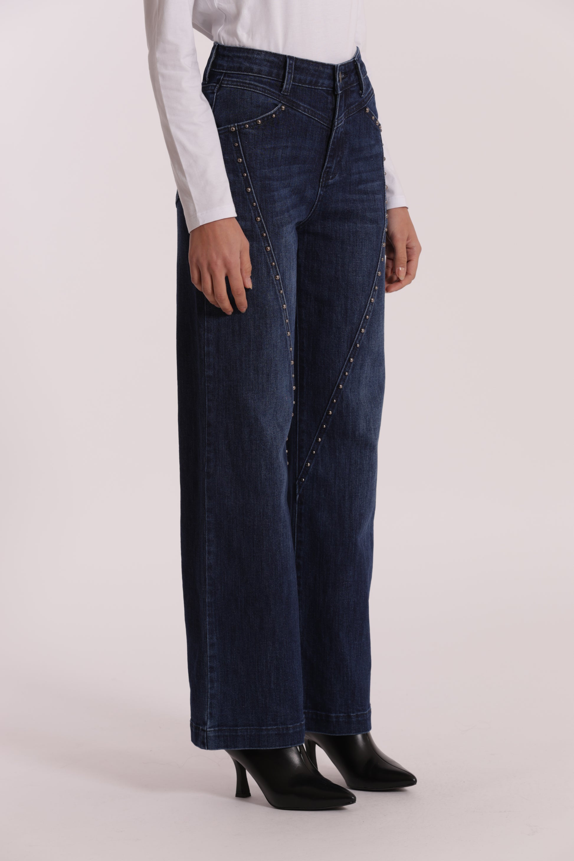 JEANS WIDE LEG CON BORCHIE