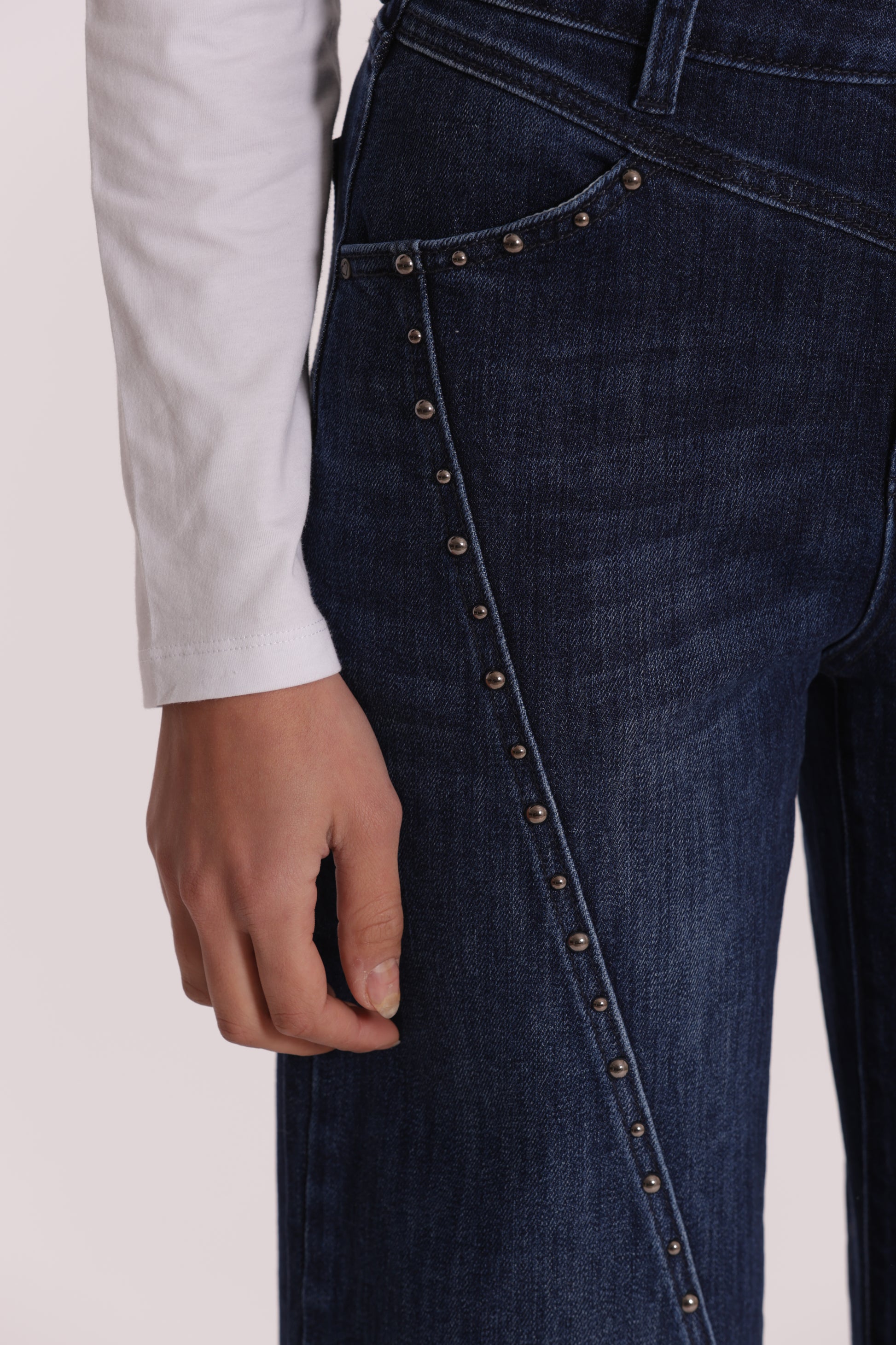 JEANS WIDE LEG CON BORCHIE