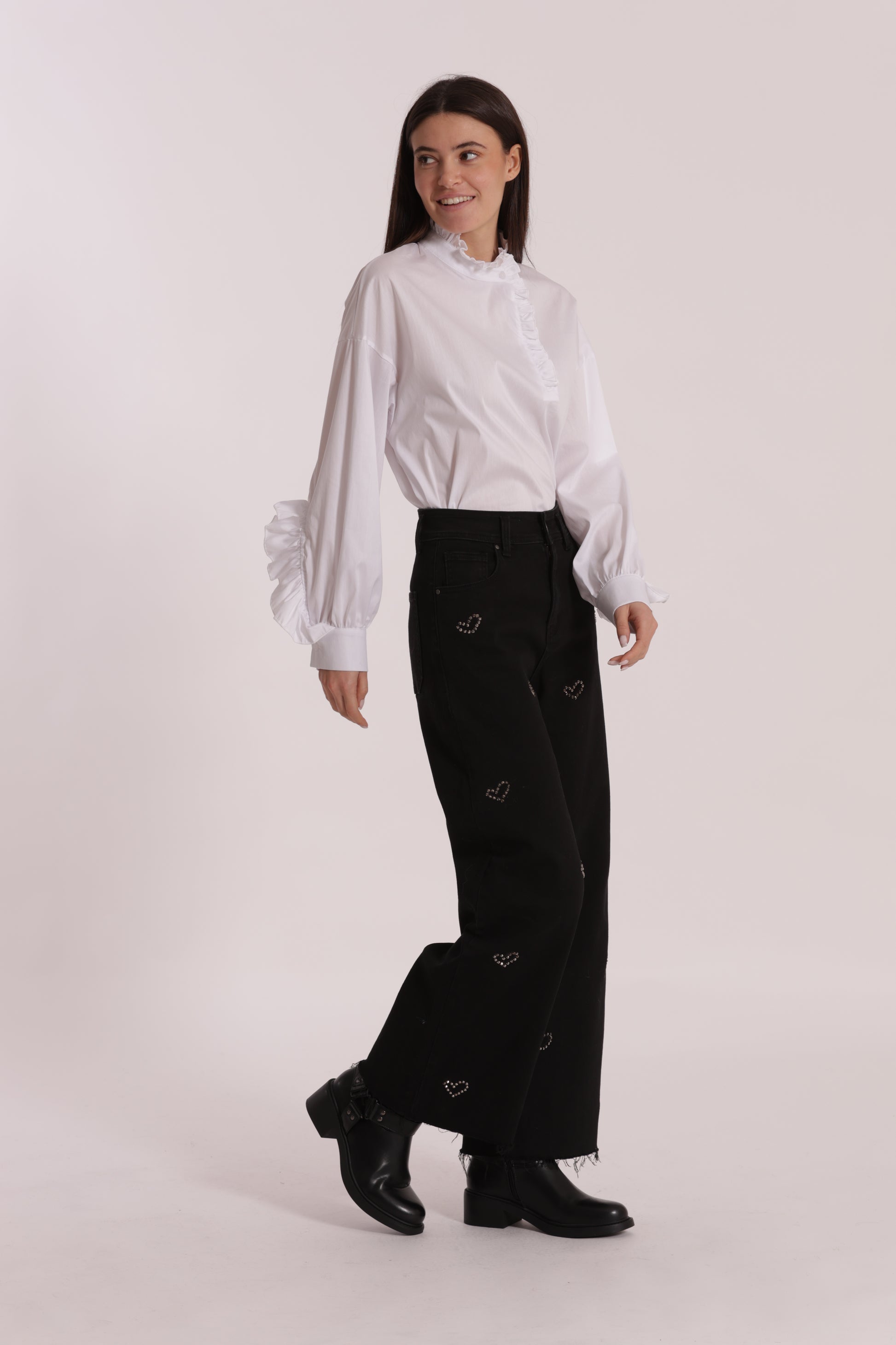JEANS WIDE LEG CROPPED CON CUORI RICAMATI