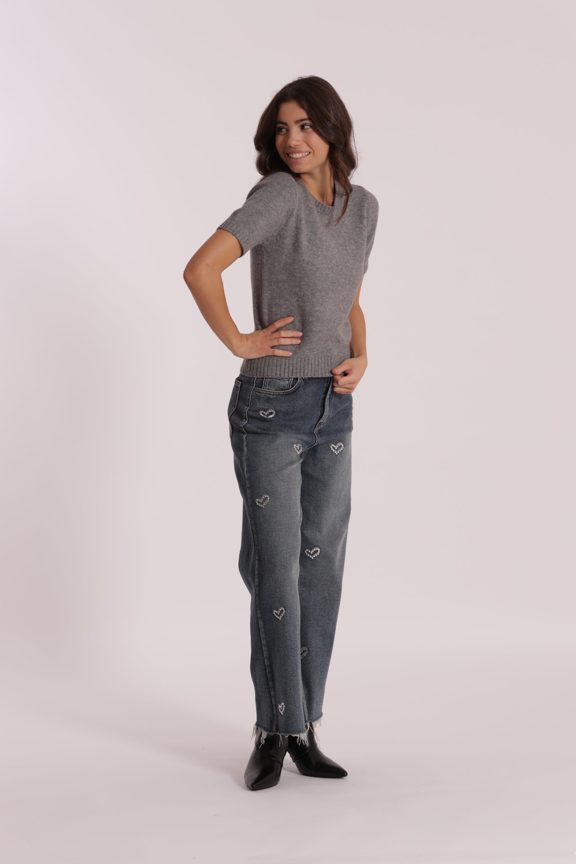JEANS WIDE LEG CROPPED CON CUORI RICAMATI