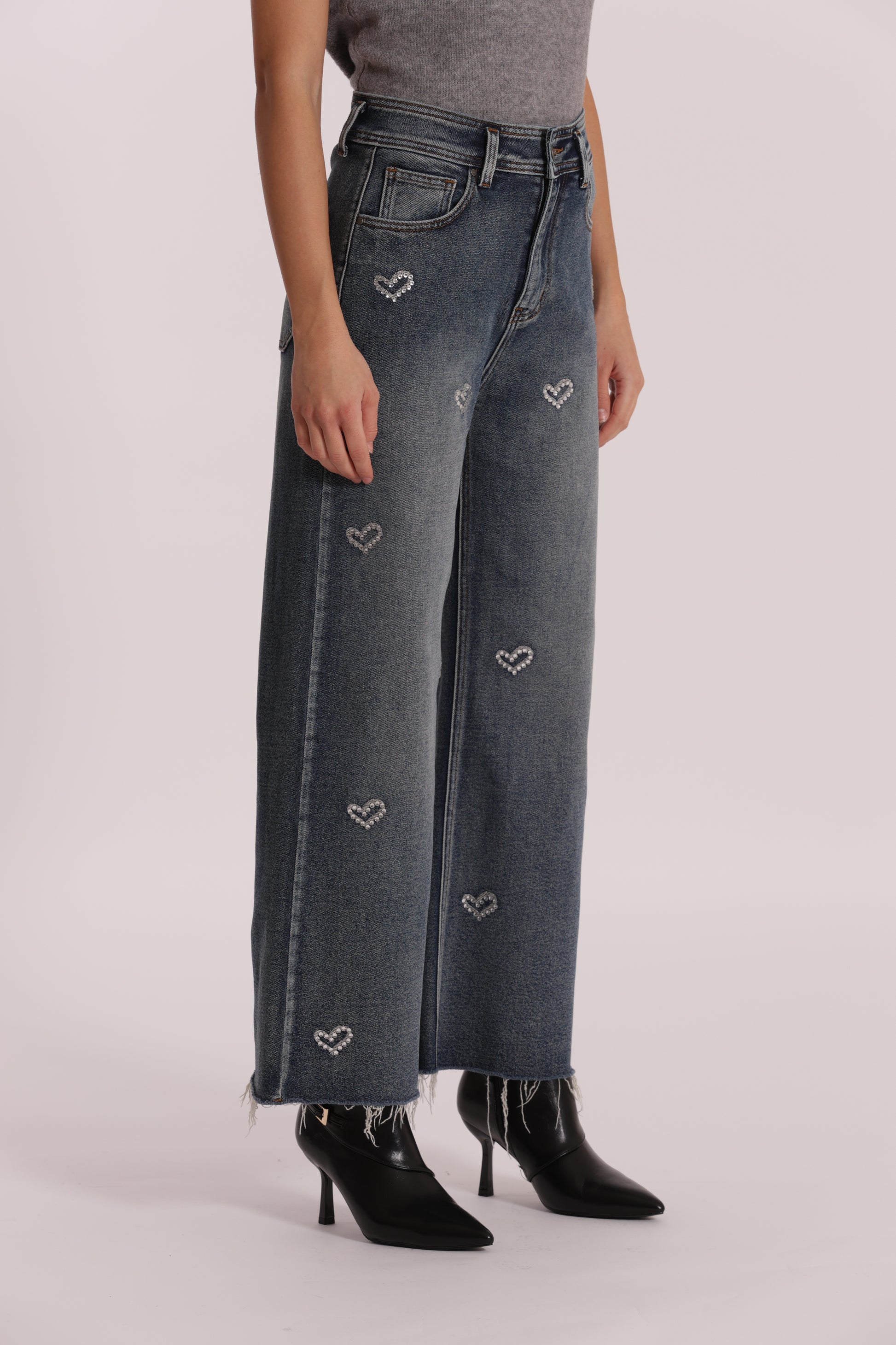 JEANS WIDE LEG CROPPED CON CUORI RICAMATI