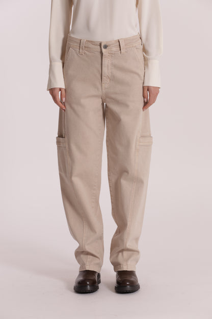 JEANS CON FINTE TASCHE LATERALI