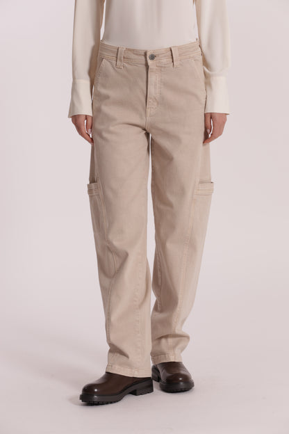 JEANS CON FINTE TASCHE LATERALI