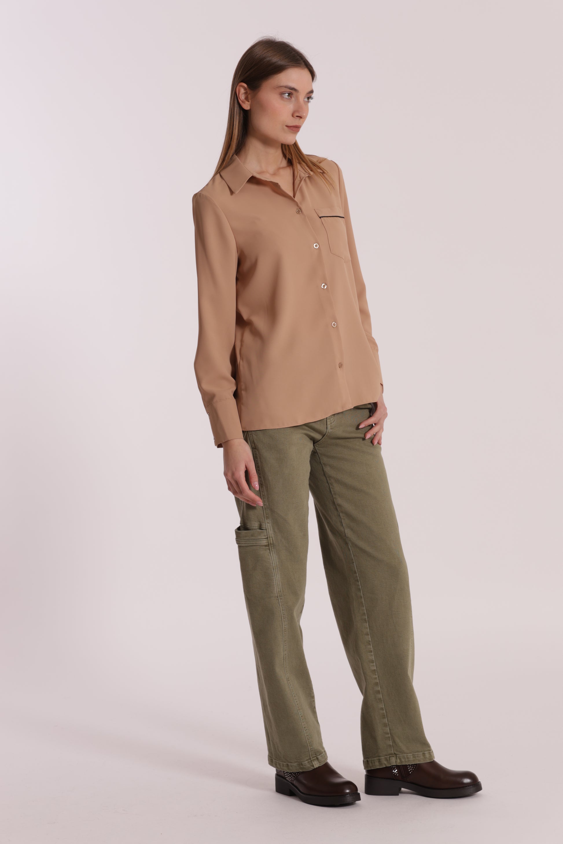 JEANS CON FINTE TASCHE LATERALI