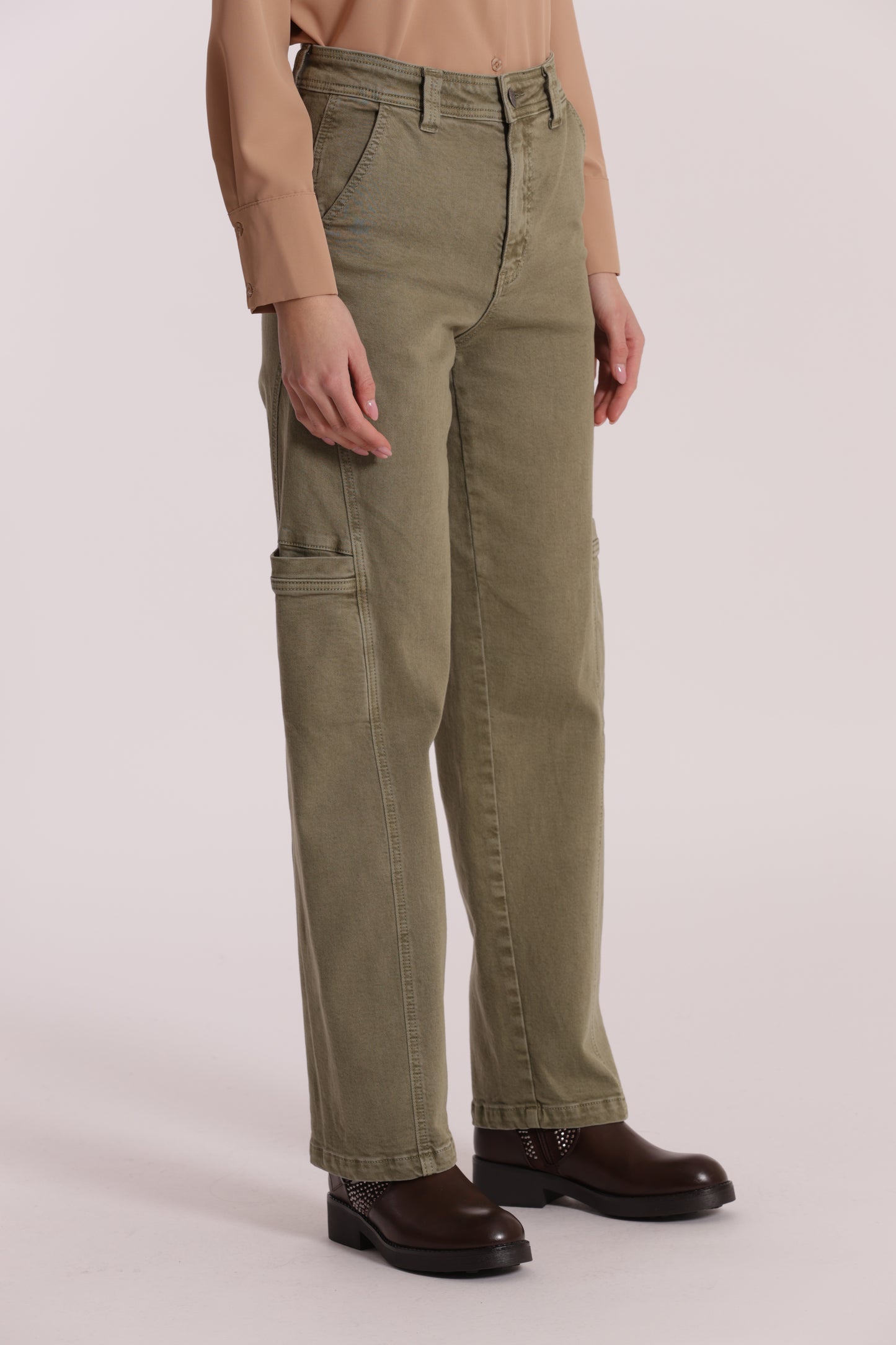 JEANS CON FINTE TASCHE LATERALI