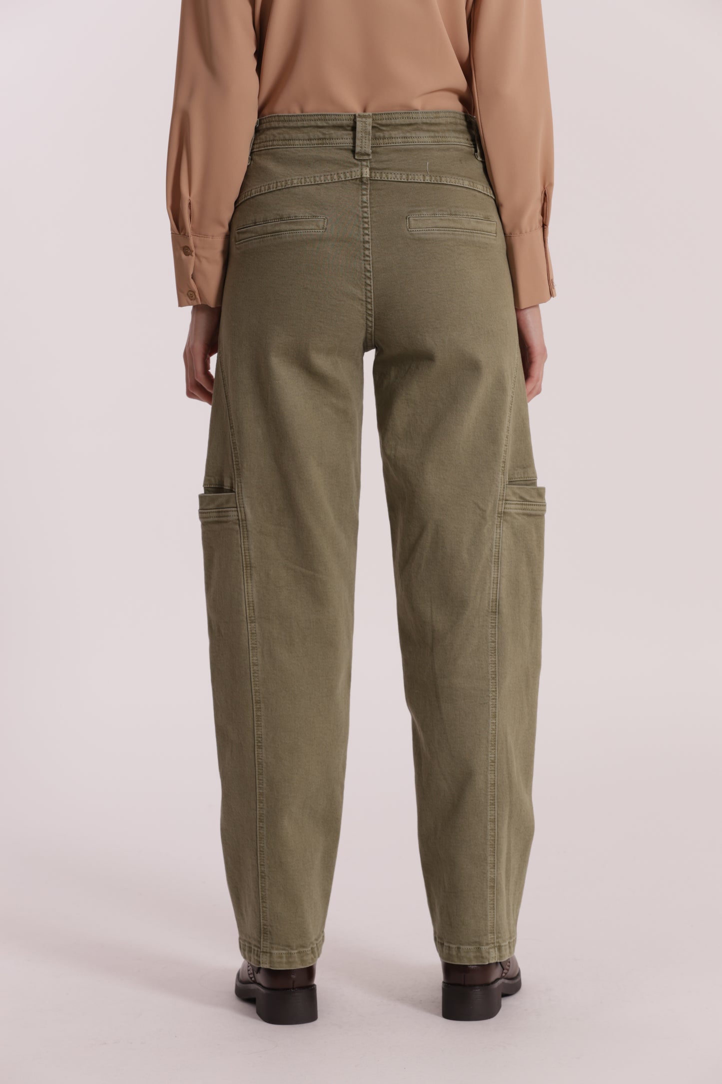 JEANS CON FINTE TASCHE LATERALI