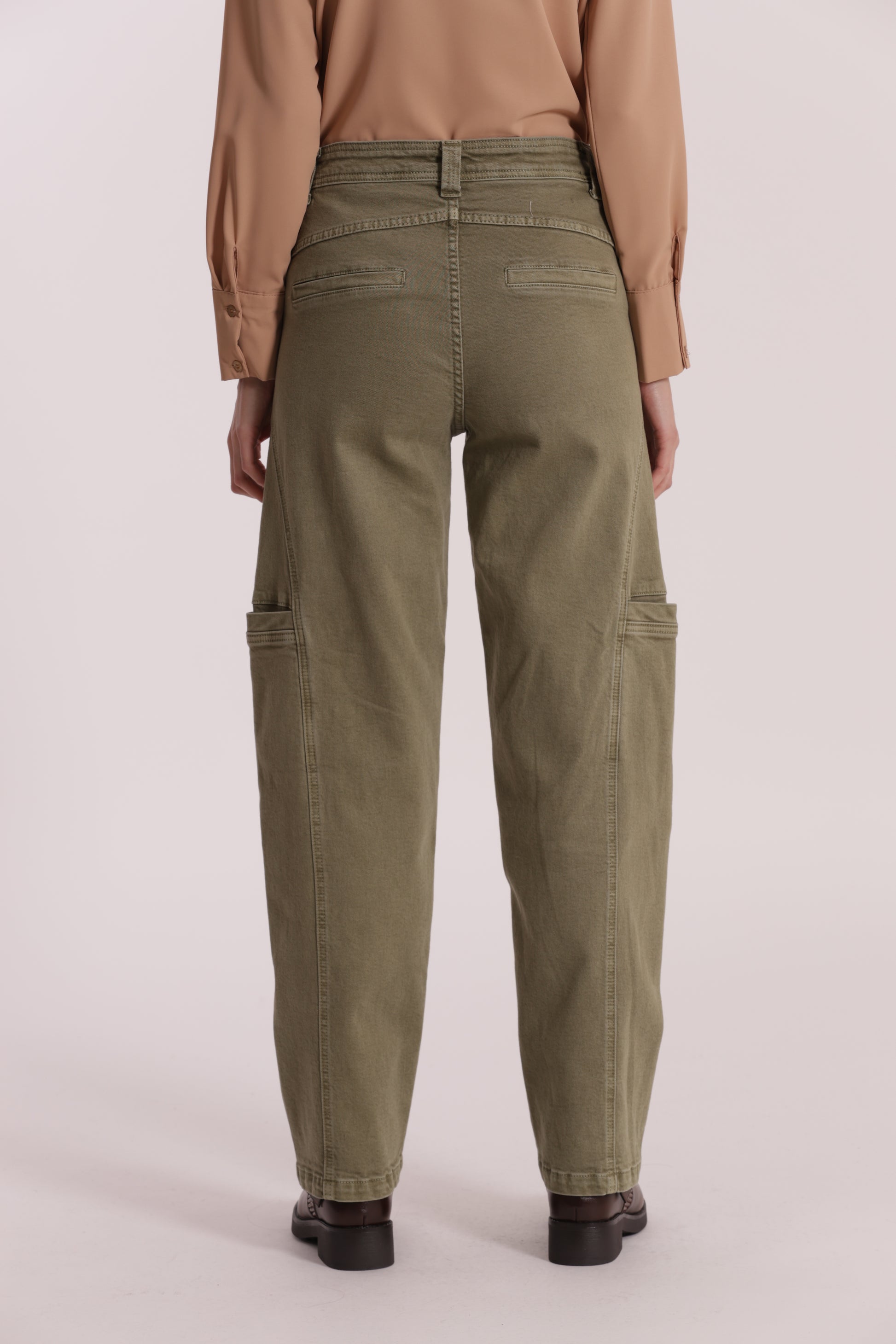 JEANS CON FINTE TASCHE LATERALI