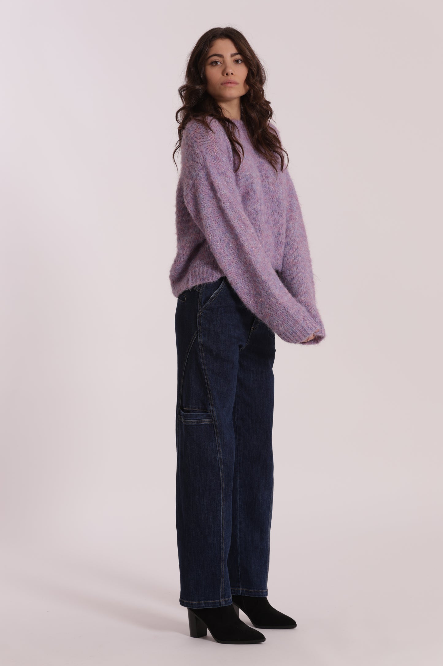 JEANS CON FINTE TASCHE LATERALI