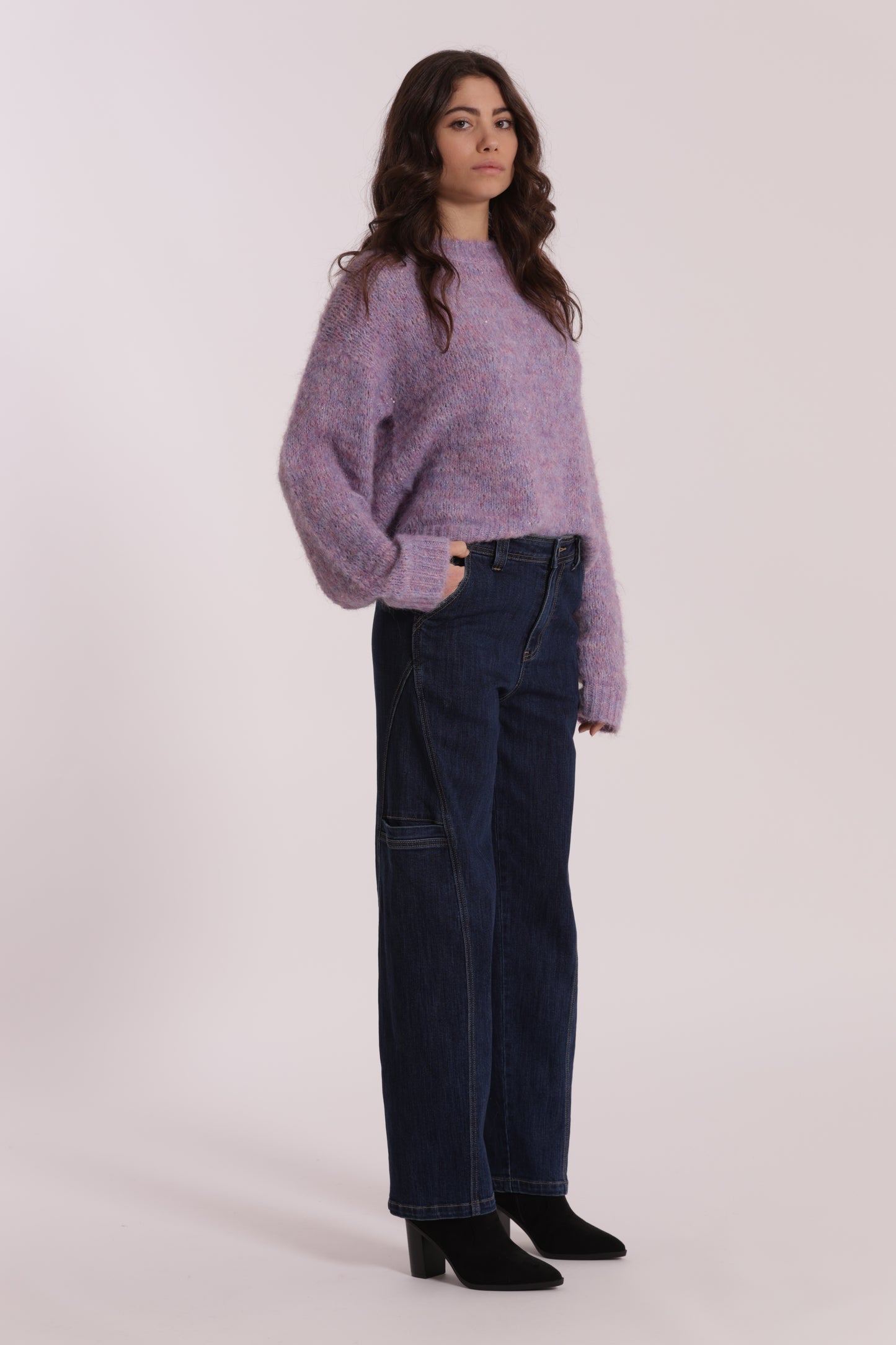 JEANS CON FINTE TASCHE LATERALI