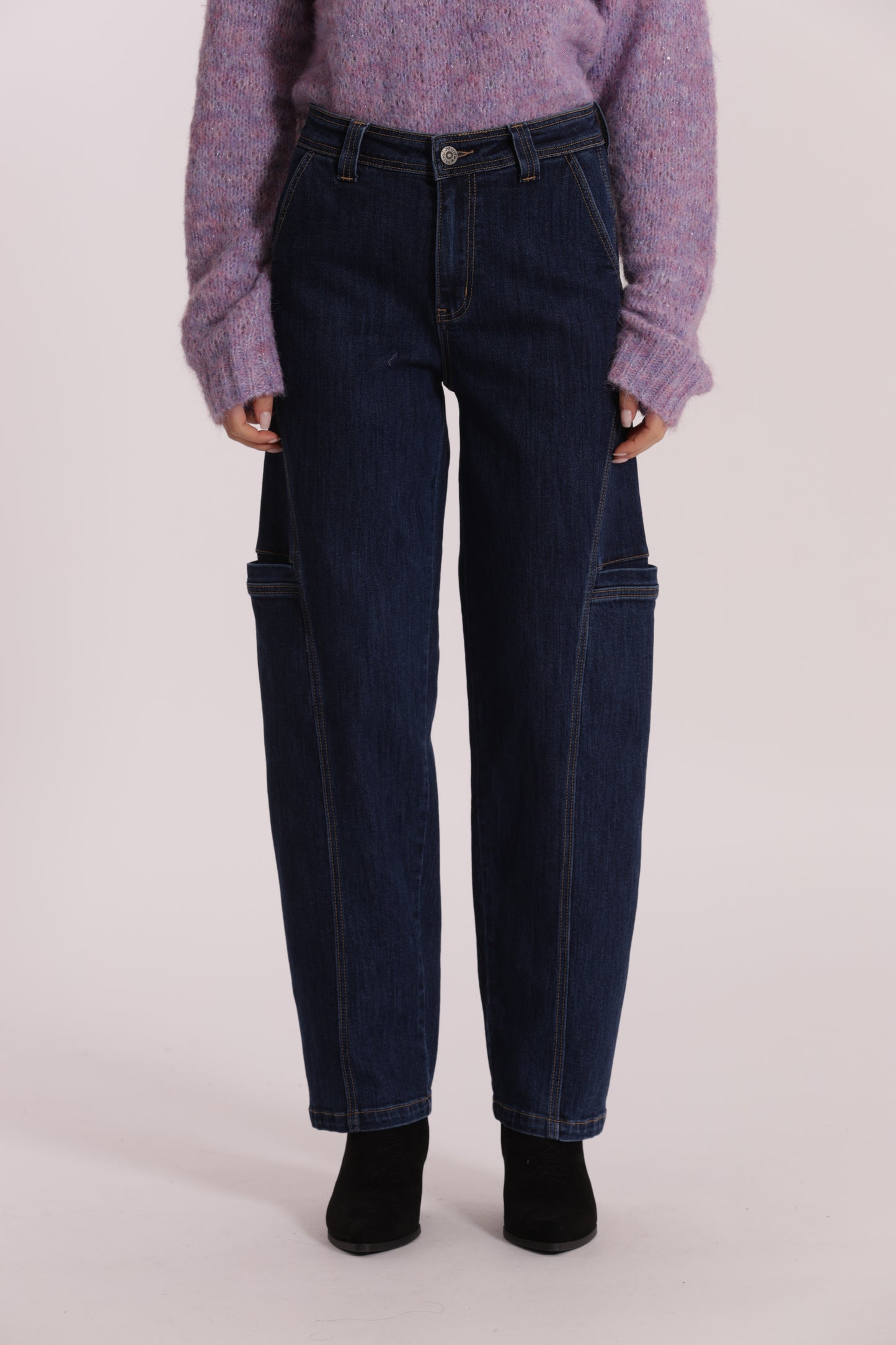 JEANS CON FINTE TASCHE LATERALI